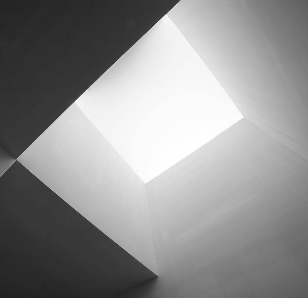 Monochromatic Skylight
.
.
.
#studiolema #architecture #architect #texasmodernarchitecture #residentialarchitect #archdaily #archilovers #architecturephotography #modern #skylight #monochromatic
