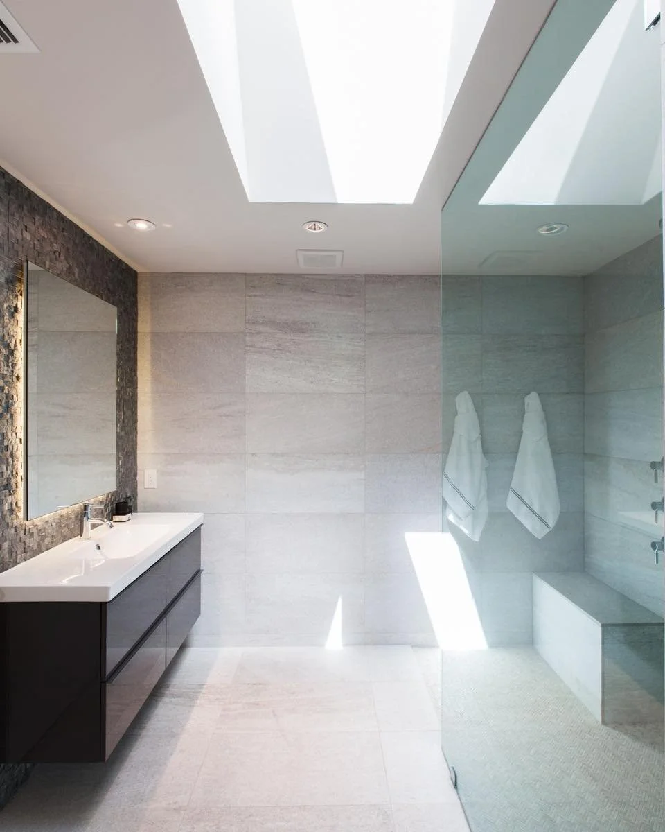 Ample natural light admitting through the ceiling minimizes the need for artificial lighting in the space. 
.
.
.
#studiolema #architecture #texasmodernarchitecture #residentialarchitecture #archdaily #archilovers #architecturephotography #dallastx #