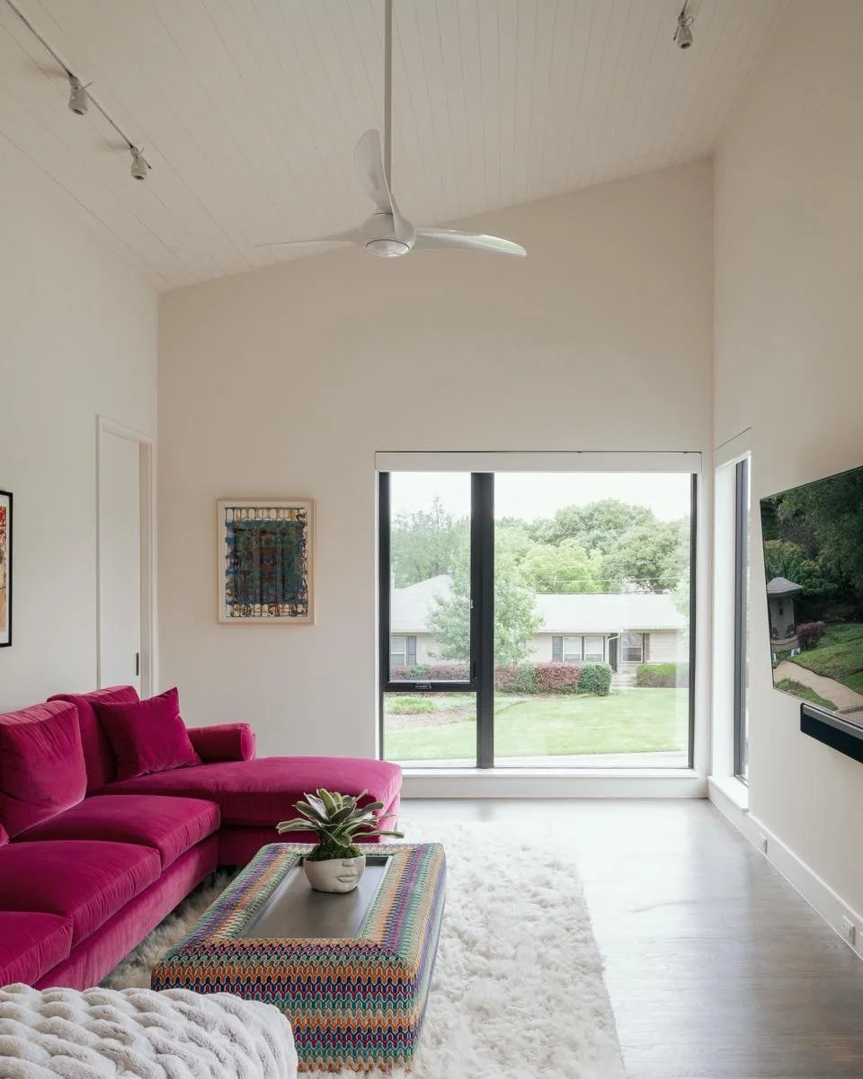 Tall ceiling with natural light ease the sense of compression, while colorful furniture stands out vividly against the neutral pallet 
.
.
.
#studiolema #architecture #texasmodernarchitecture #residentialarchitecture #archdaily #archilovers #architec