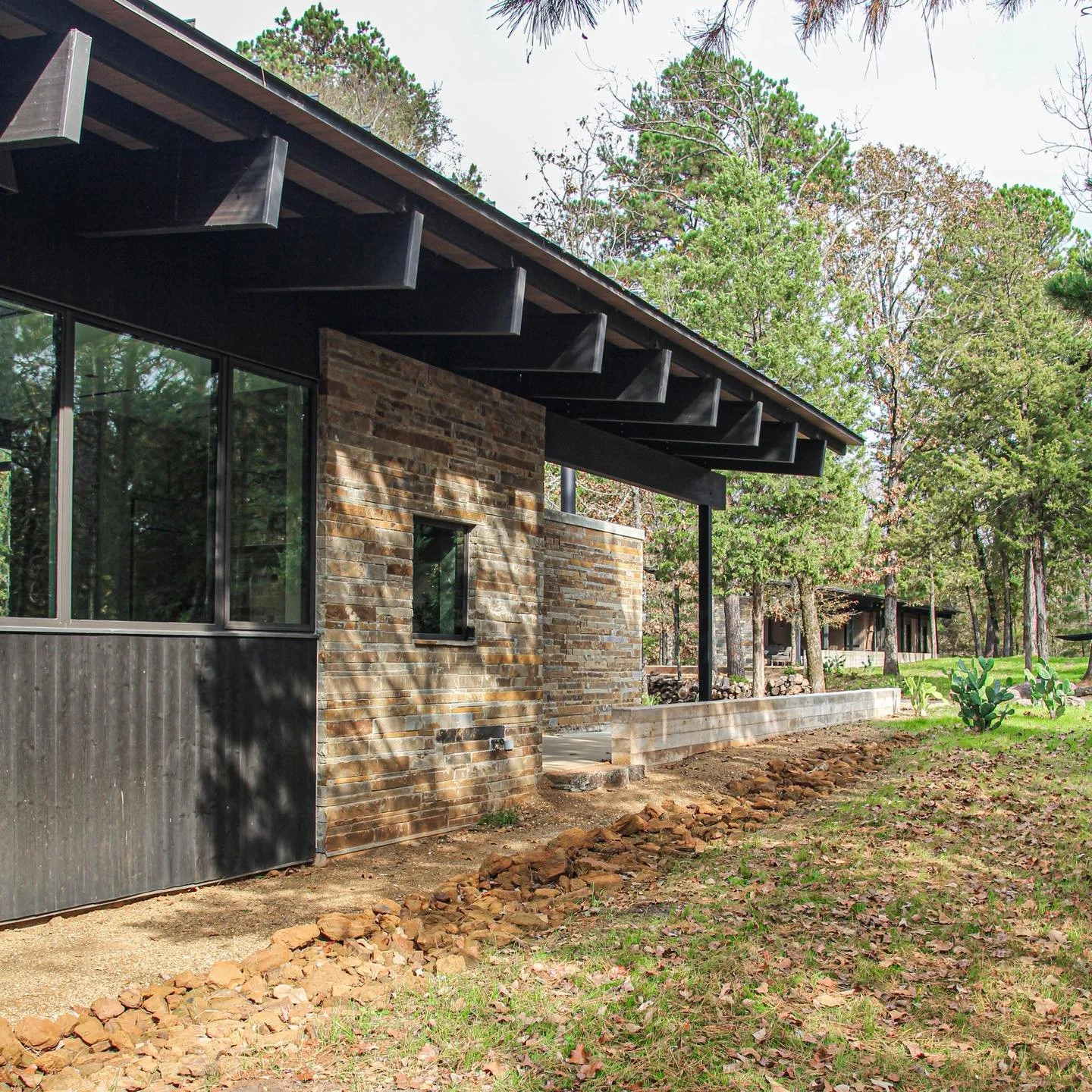 Materials used at Cross Pines Residence feel like a continuation of the surrounding nature. 
.
.
.
#studiolema #architecture #texasmodernarchitecture #residentialarchitect #archdaily #archilovers #architecturephotography #mineolatx #moderndfw #natura