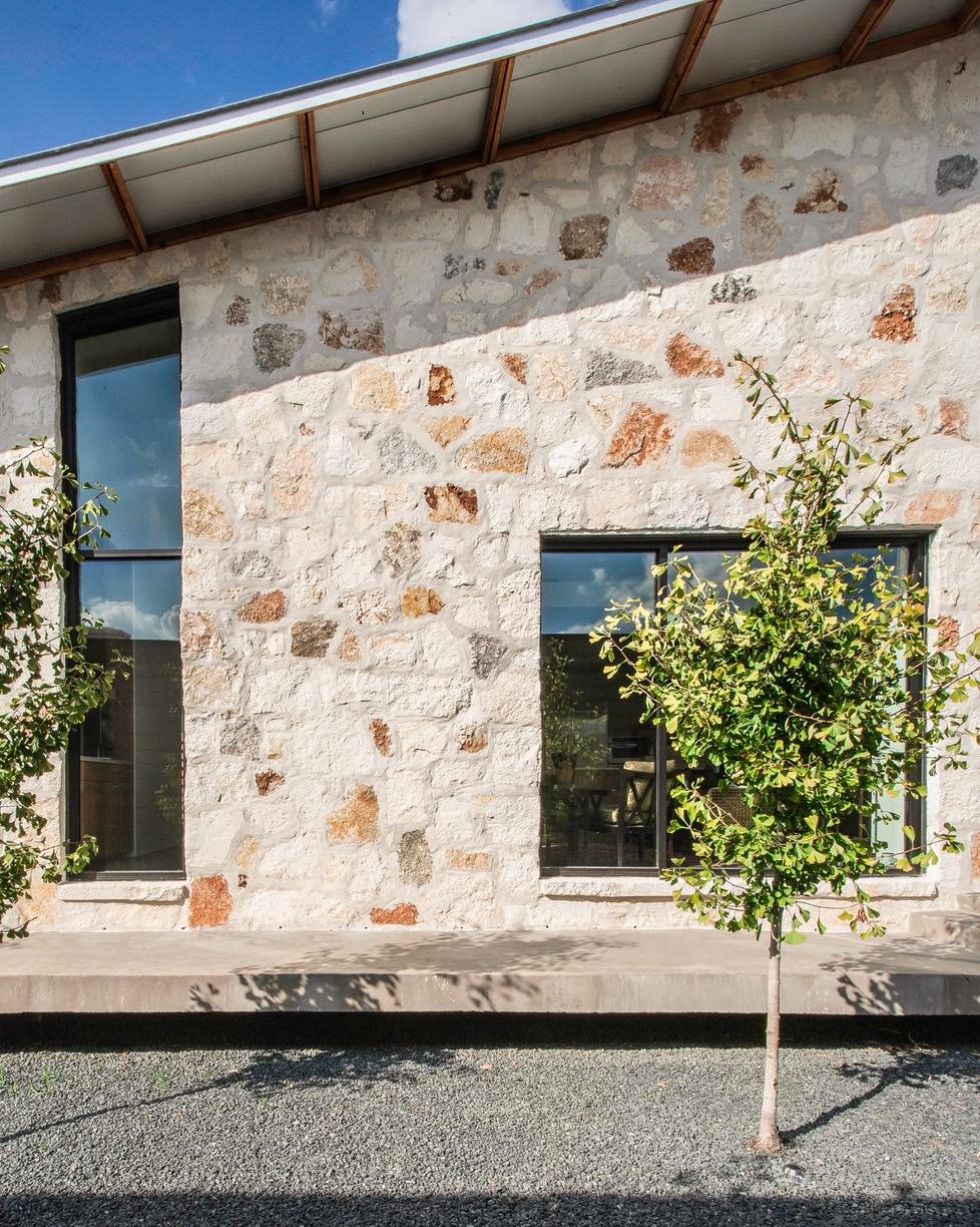Jete in Urban Reserve
.
.
.
#studiolema #residentialarchitecture
#texasmodernarchitecture #residentialarchitect #archdaily #archilovers #architecturephotography #dallastx #texashomes #moderndfw #moderndallas #vernaculararchitecture #localmaterials #t