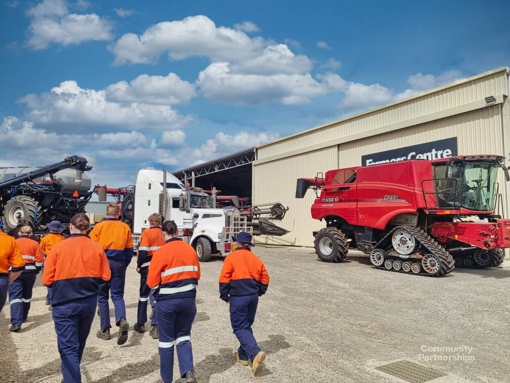 🚜🔧 Year 10 Visit to the Farmer's Centre, Albany 🔧🚜

Our Year 10 students recently visited Farmers Centre, where they were given a guided tour of the facility by the Centre Manager.

Students gained valuable insight into the wide range of machiner