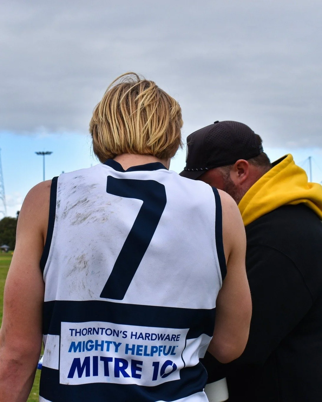 🏐🏉 Country Week &ndash; Day 3 Summary 💛💙

Day 3 began with gloomy weather, but as the day progressed, the conditions improved and so did the atmosphere around the courts and fields. Despite the challenging start, the energy, determination and sch