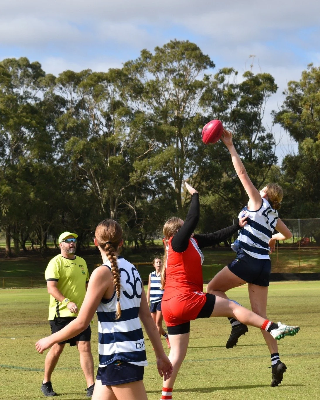 ☀️🏆 Country Week &ndash; Day 4 🏆☀️

The sunshine finally arrived for Day 4, bringing perfect conditions to the courts and ovals! 🌞 While tired legs were definitely starting to show after a big week of competition, our students continued to give it