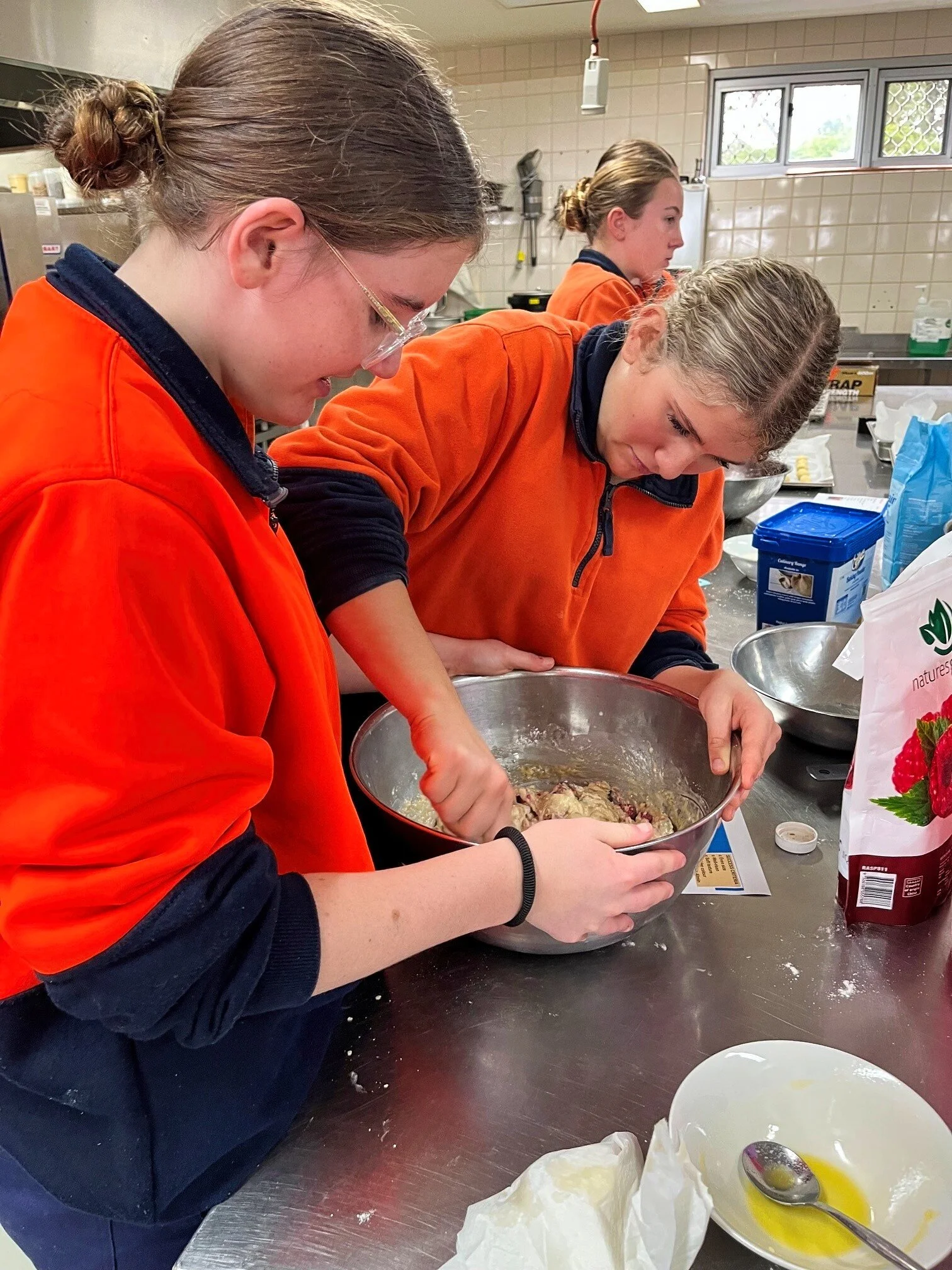 Y10 Pizza Making 1.jpg