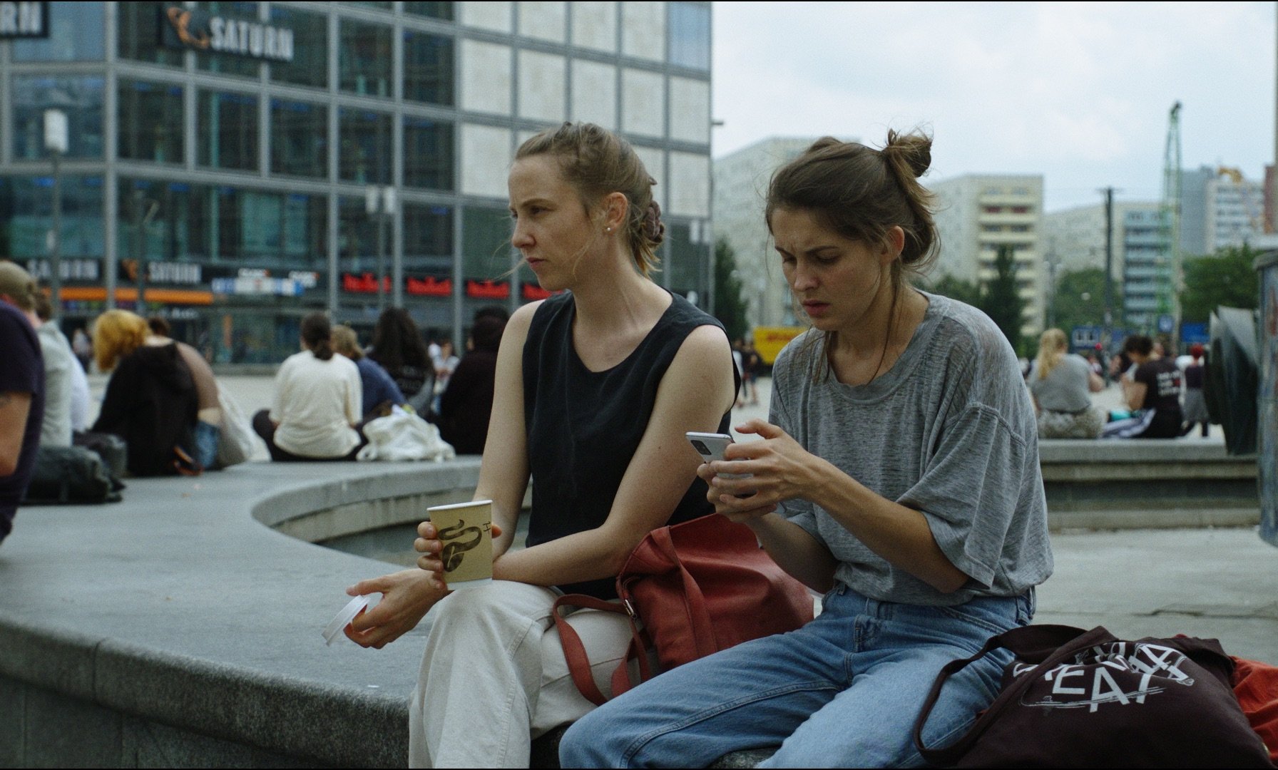 Liebe Schwester,    Fiction Short 