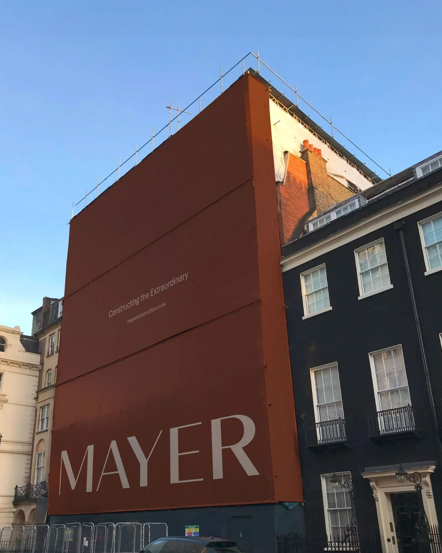 @mayer_construction_ltd is a high end London building company, trading successfully since 2012. The business had been working for high-net-worth clients but now wanted to reach an ultra-high-net-worth audience. This demanded a brand that could compet