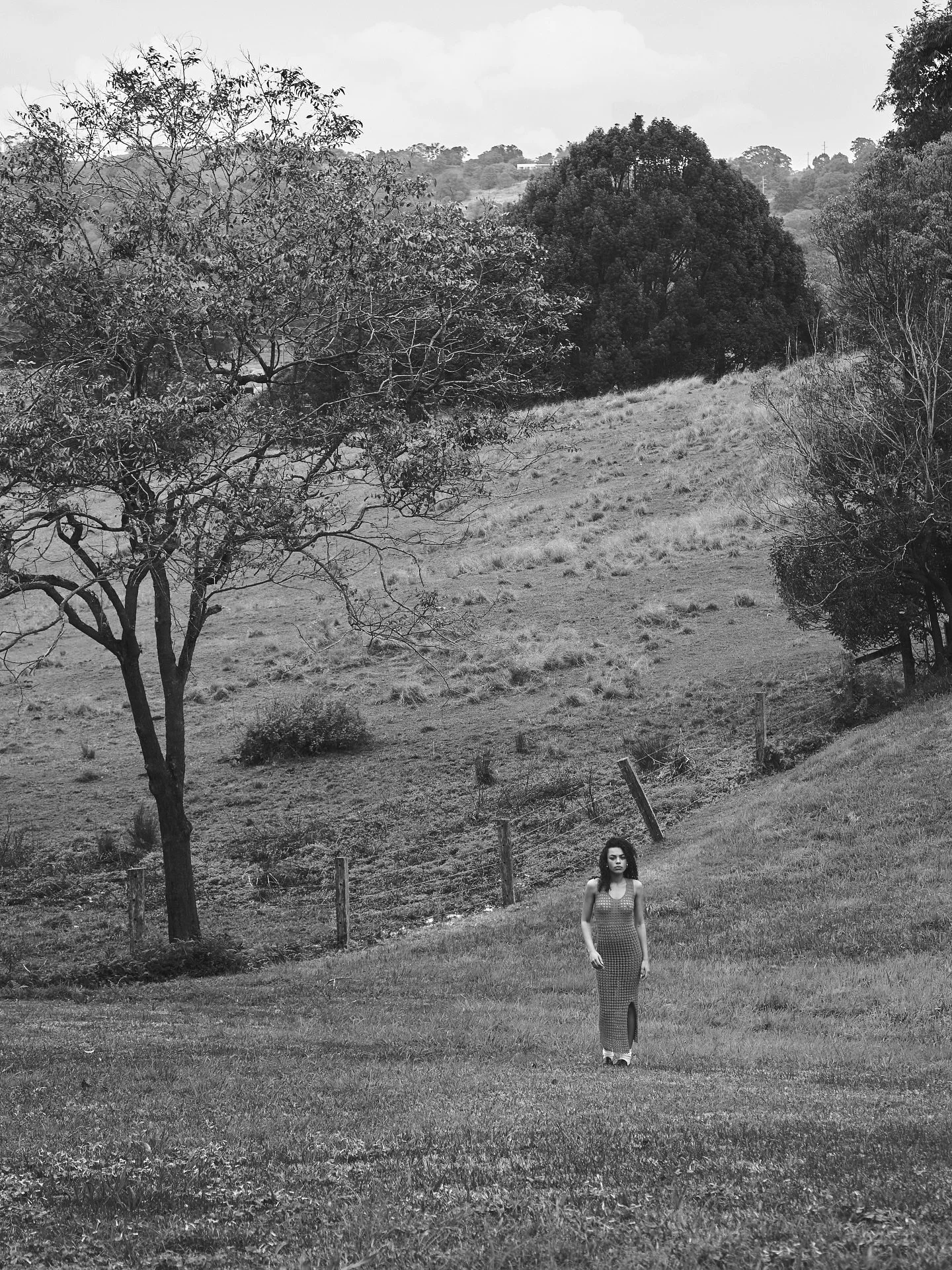 .
&lsquo;Mulher da terra&rsquo; 
&copy;️2025.09 Byron Bay.
.
talent @seraiah.lutzejames @quemodels 
stylist @rocky_albuquerque 
makeup &amp; hair @tiarnarobertsonmakeup 
lighting@hdix___ 
video @camiledagostini 
photo by me.

#fashionphotography #cro