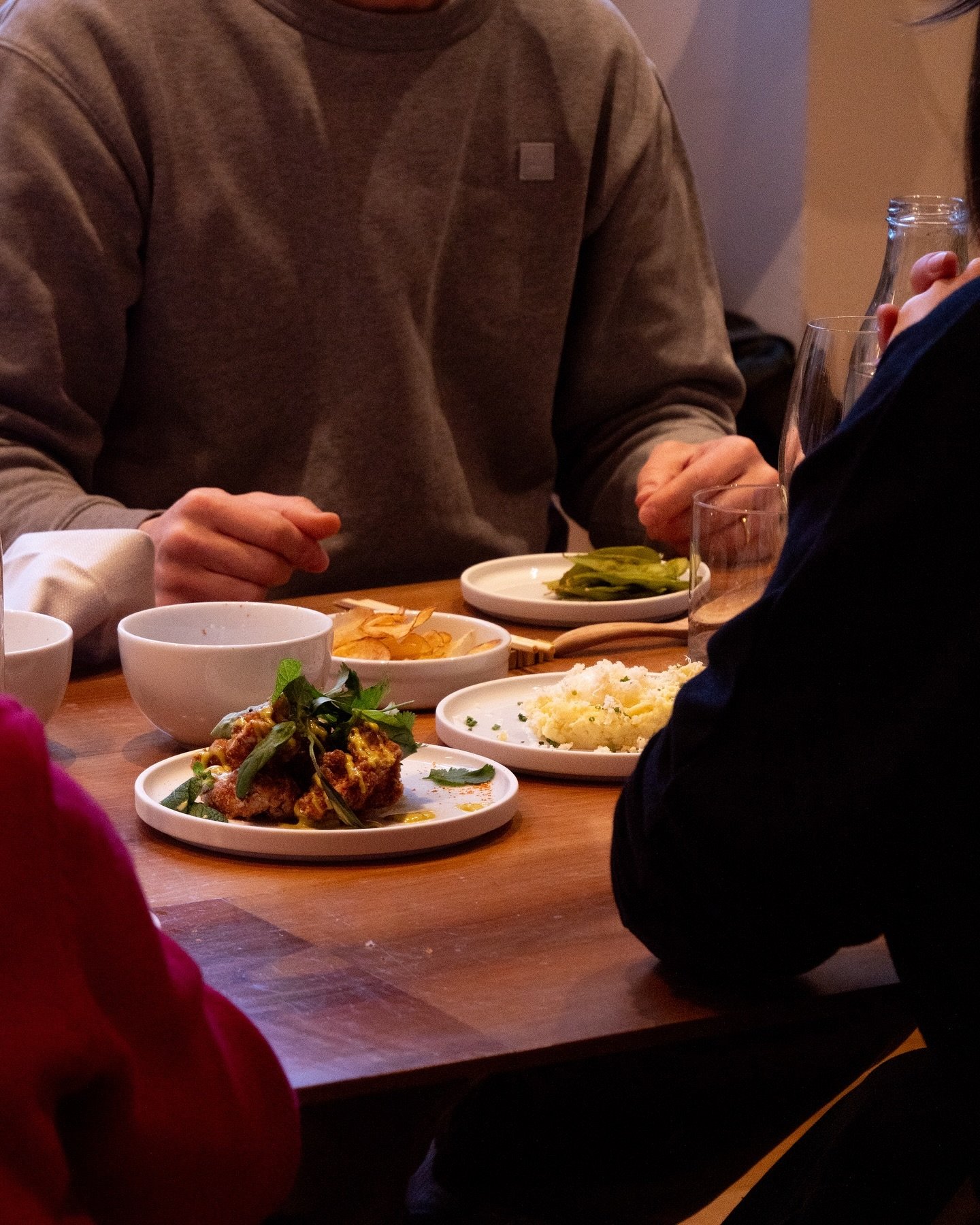 Kyōyū significa condivisione. Se vuoi provare tutti i nostri snack, la cosa migliore &egrave; farlo con qualcuno&hellip; Kaarage, Edamame e Wasaby Potato Salade, l&rsquo;importante &egrave; che rimanga un po&rsquo; di spazio per il Ramen! 🤔