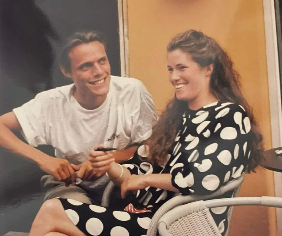 20 &aring;r med og 20 &aring;r uden ❤️
Det er en ganske s&aelig;rlig m&aelig;rkedag.

&rdquo;Til d&oslash;den os skiller&hellip;&rdquo; findes ikke her hos mig.
Jeg er p&aring; en ganske s&aelig;rlig m&aring;de stadig forbundet. 
Der er stadig meget 