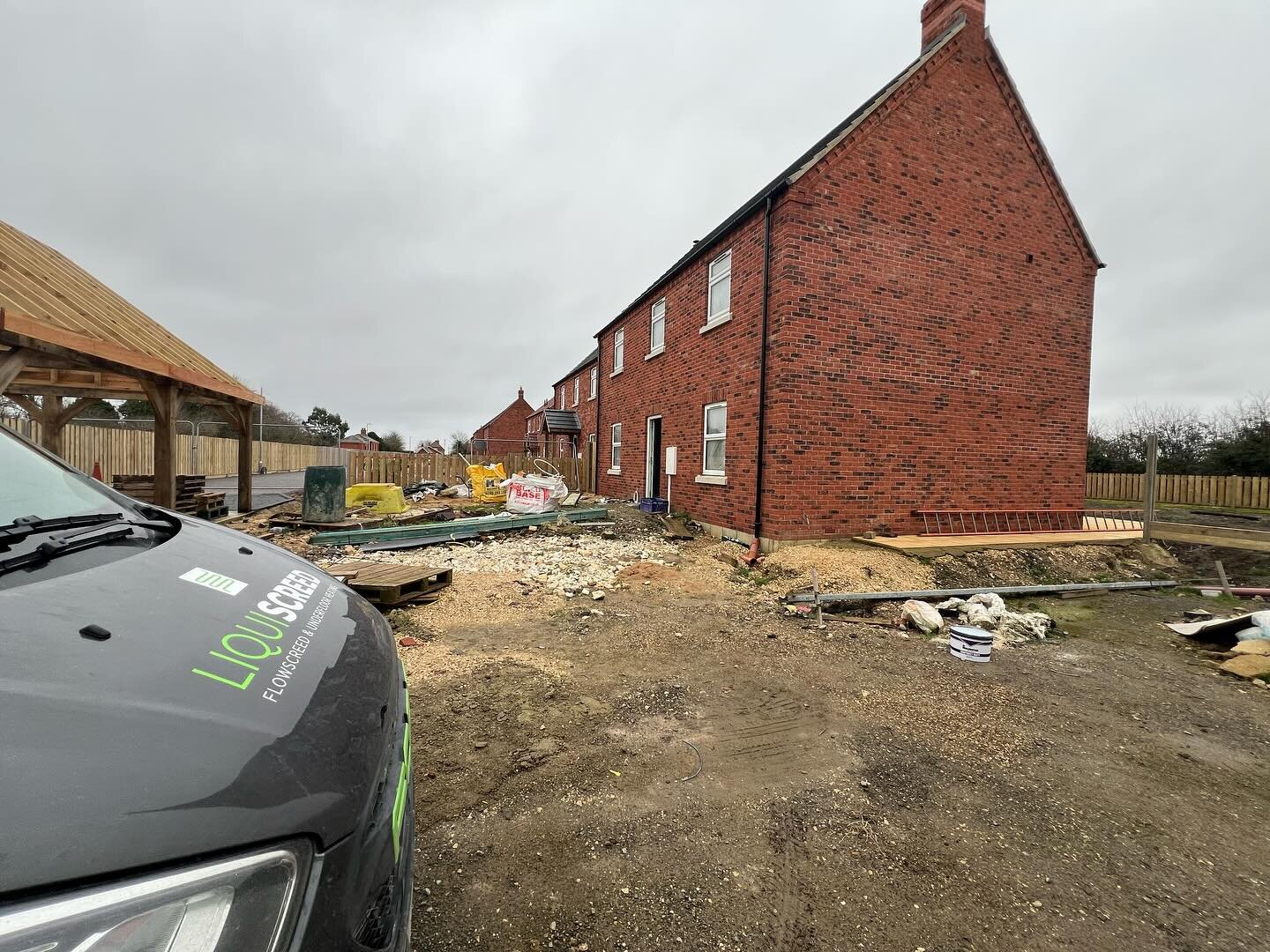 Over in New Bolingbroke today to screed the ground floor in a new build for a repeat customer. 3m3 of @cemfloorbymcgraths liquid screed went in over 60m2 . Material supplied by @breedongroup. #screed #flowscreed #liquidscreed