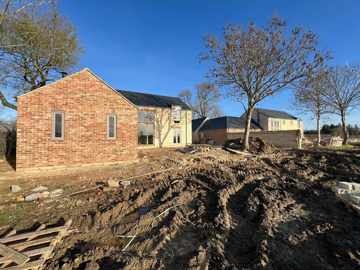 That&rsquo;s us done over at Market Overton, 9m3 of @longfloorliquidcementscreed &lsquo;s integraCure supplied by @landlogicalgroup. Today we covered 130m2 @ 70mm depth, It&rsquo;s always a pleasure to work with quality builders/developers. Get in to