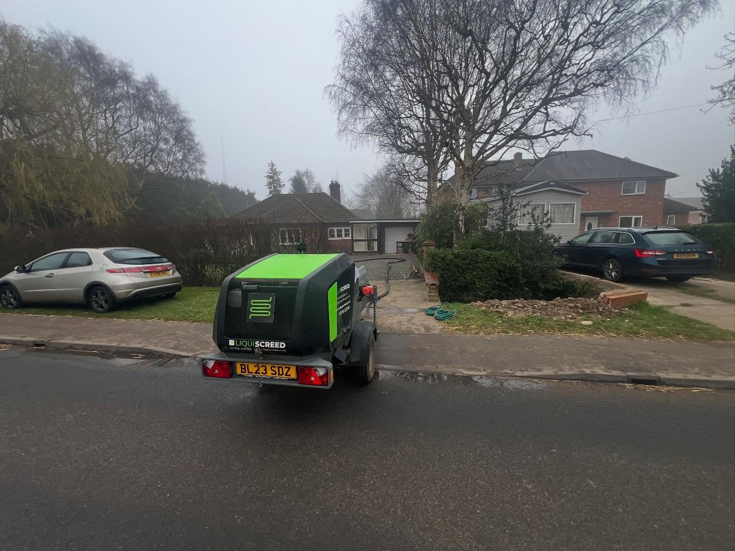 For today&rsquo;s job we were in Billingborough to install a 500 gauge separation layer with perimeter edge roll insulation followed by 1.7m3 of @longfloorliquidcementscreed supplied by @landlogicalgroup . #screedlife #pumpingscreed #flowscreed #scre