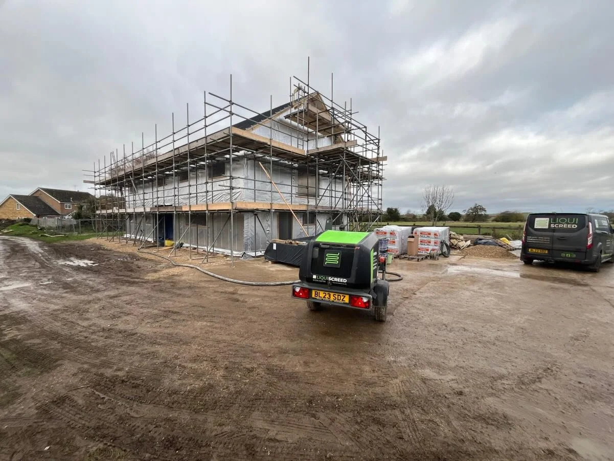 One of the lads jobs from this week, a nice local one in Wilsthorpe where we installed a full wet underfloor heating system followed by @climateufh followed my 9m3 of @landlogicalgroup &lsquo;s finest @longfloorliquidcementscreed. Another happy custo