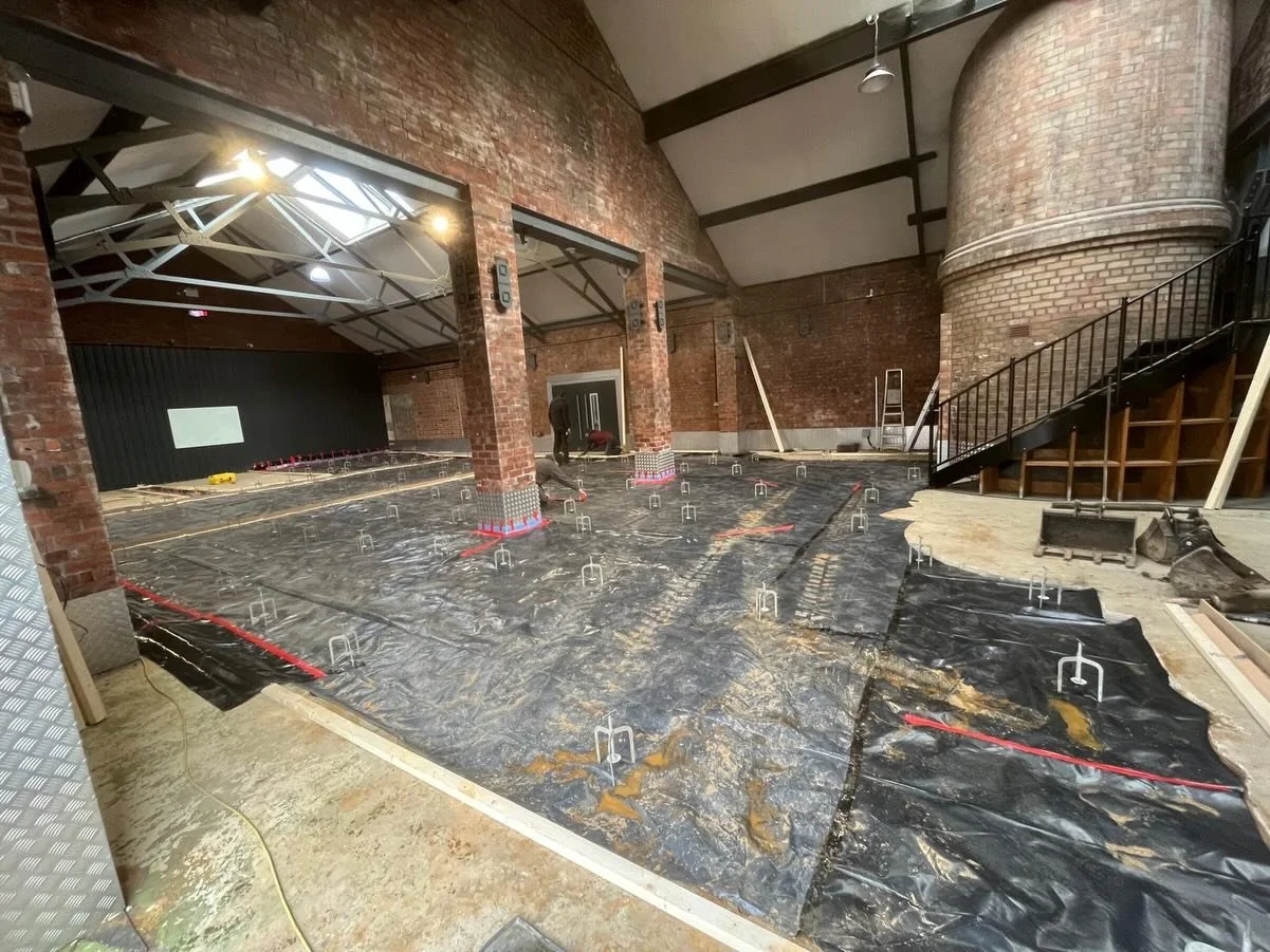 A trip over to Wellingborough for our pal @binleygroupltd to install 180m2 of commercial grade C30 @longfloorliquidcementscreed into a soon to be gym. Big thanks to @landlogicalgroup for going the extra mile(s) to help us out with this project. #scre