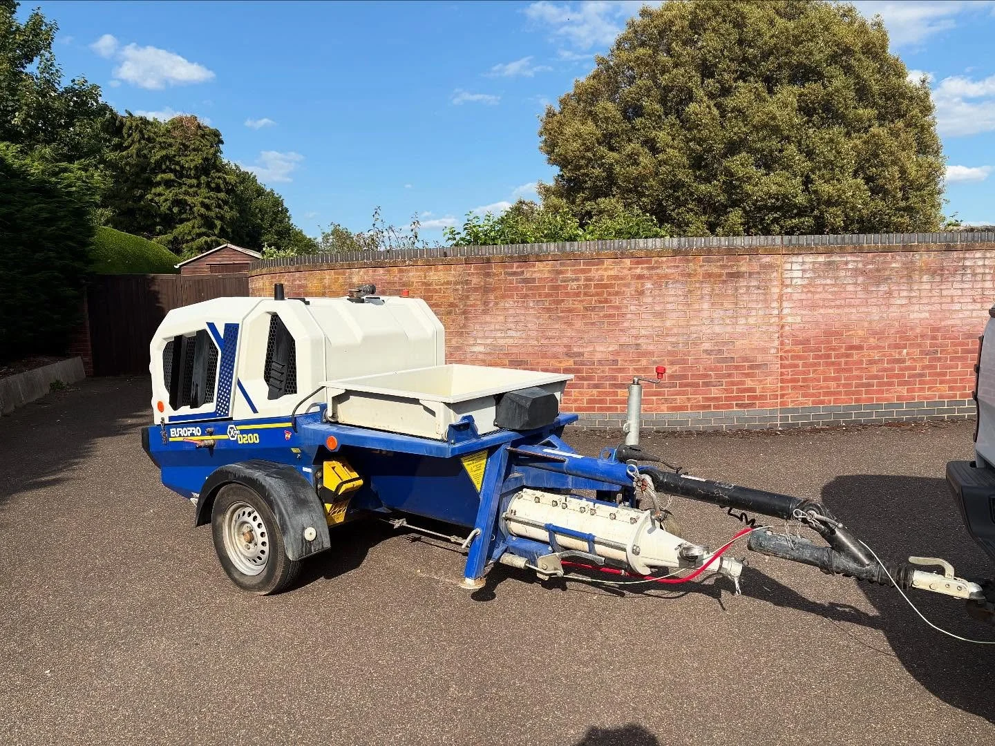 FOR SALE!! 2024 Euromair x-pro d200 liquid screed pump . 80hrs use! New rotor and stator excellent condition! Complete with built in pressure washer and remote control! Get in touch for more info! Please share 🙏 #screed #screedpump #screedpumping #e