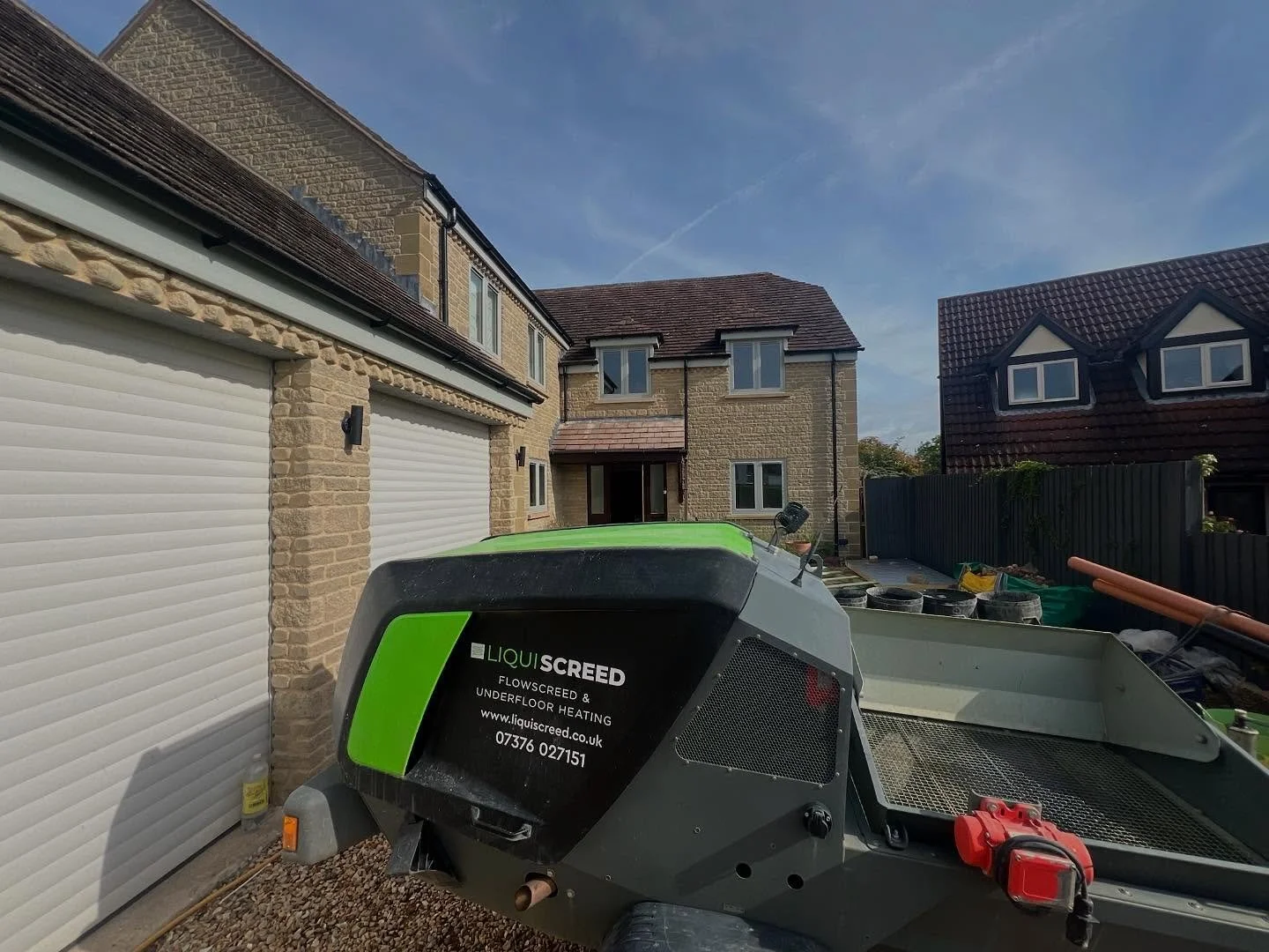 Another day another two happy customers!! First of today&rsquo;s jobs took the team to thurlby, Bourne for @heritagemasonrycontracts where we poured and finished just inter 5m3 of @landlogicalgroup &lsquo;s finest @longfloorliquidcementscreed. #scree