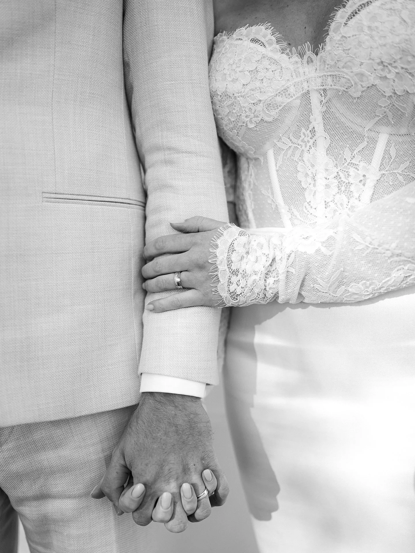 detail.

bookings for 2027 opening soon.

#svadobnyfotograf #destinationweddingphotographer #europeanweddingphotographer #fineartweddingphotography #weddingdetails