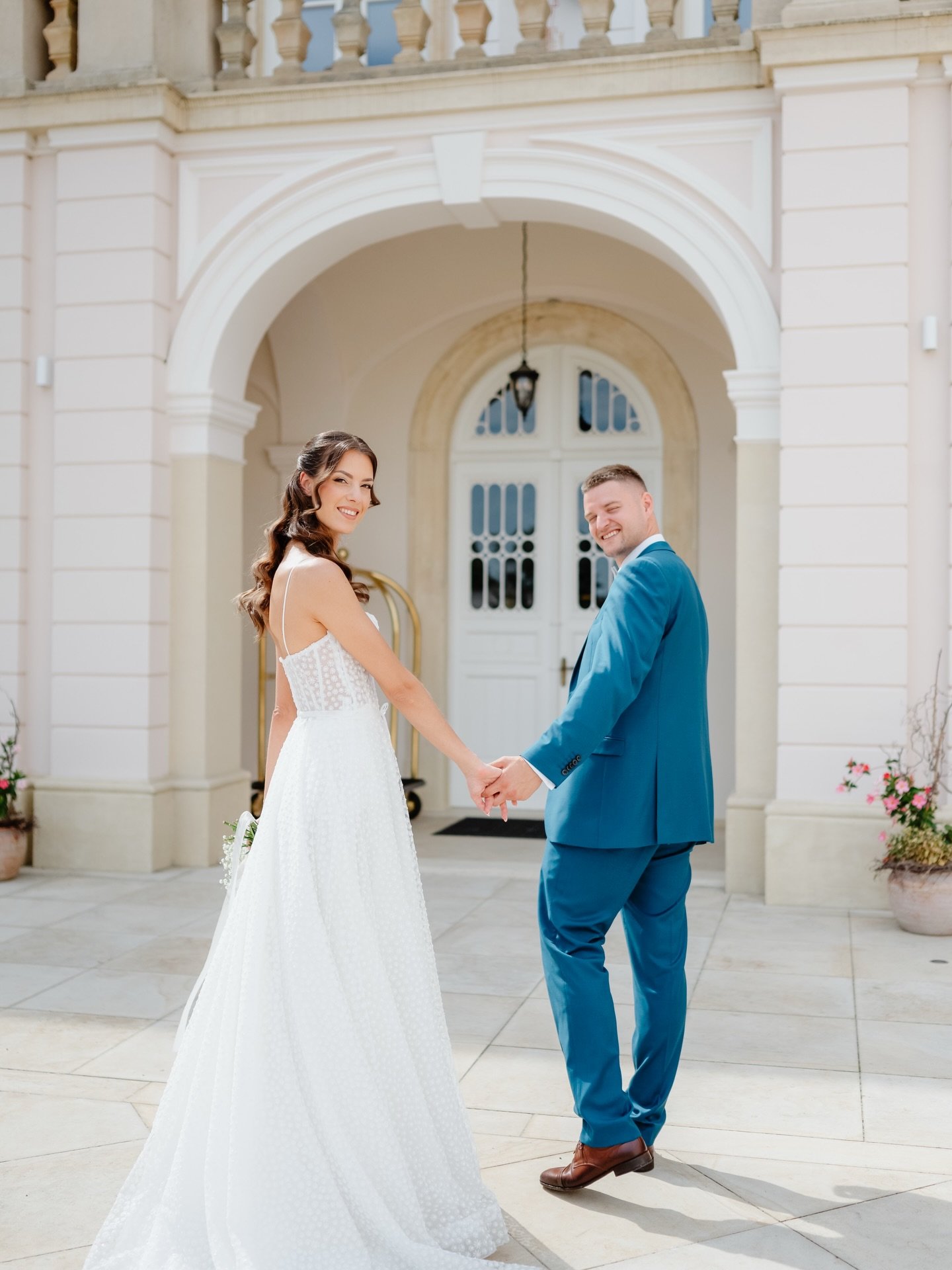 Less posing, more feeling.

just the two of you
exactly as you are 🤍

&mdash;

Booking 2027 opening soon.

www.barboraszabova.com

#svadobnyfotograf #bride #wedding #svadba #weddingphotographer