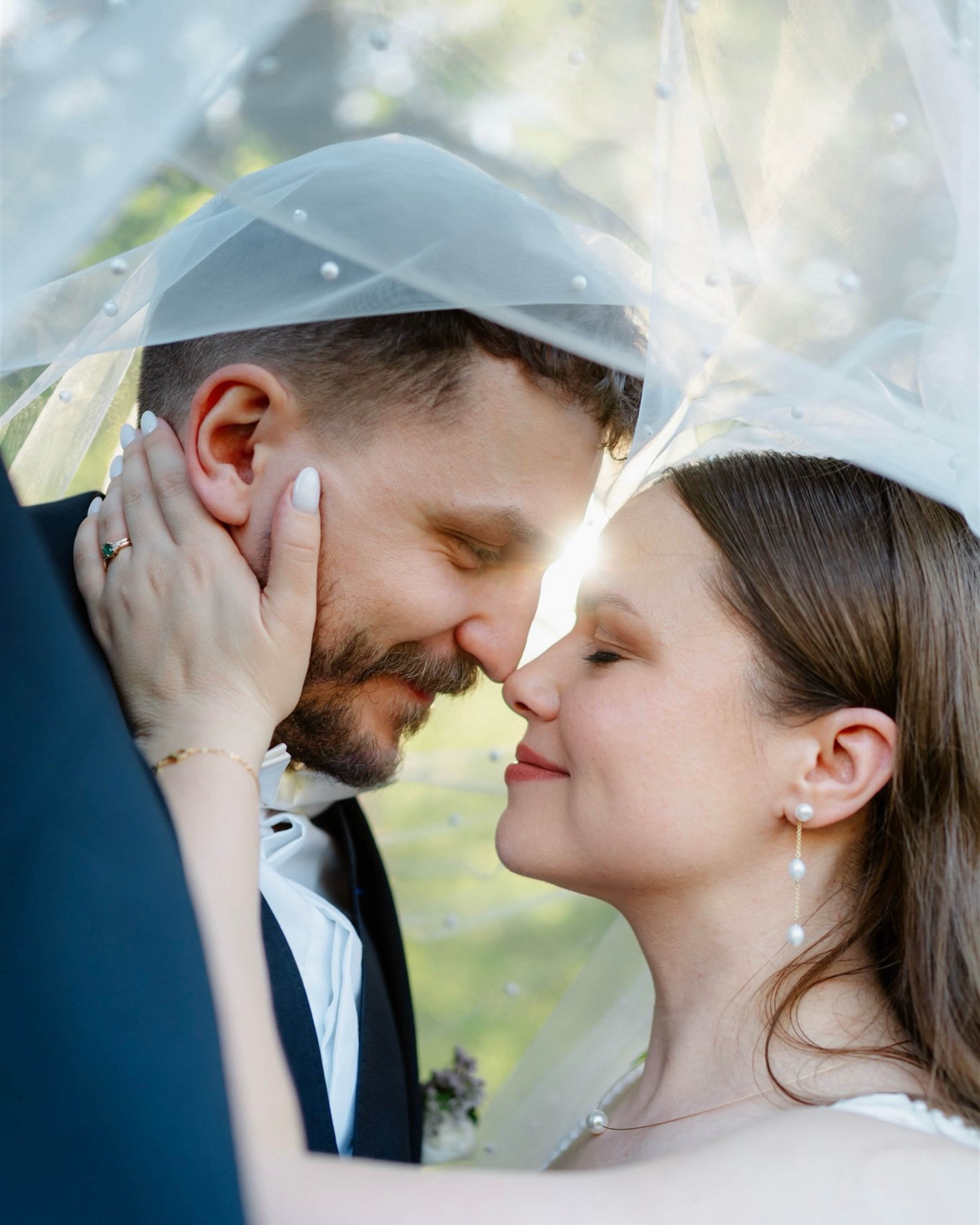 some moments deserve to stay soft. ✨🤍

#svadobnyfotograf #destinationweddingphotographer #europeanweddingphotographer #fineartweddingphotography #weddingdetails