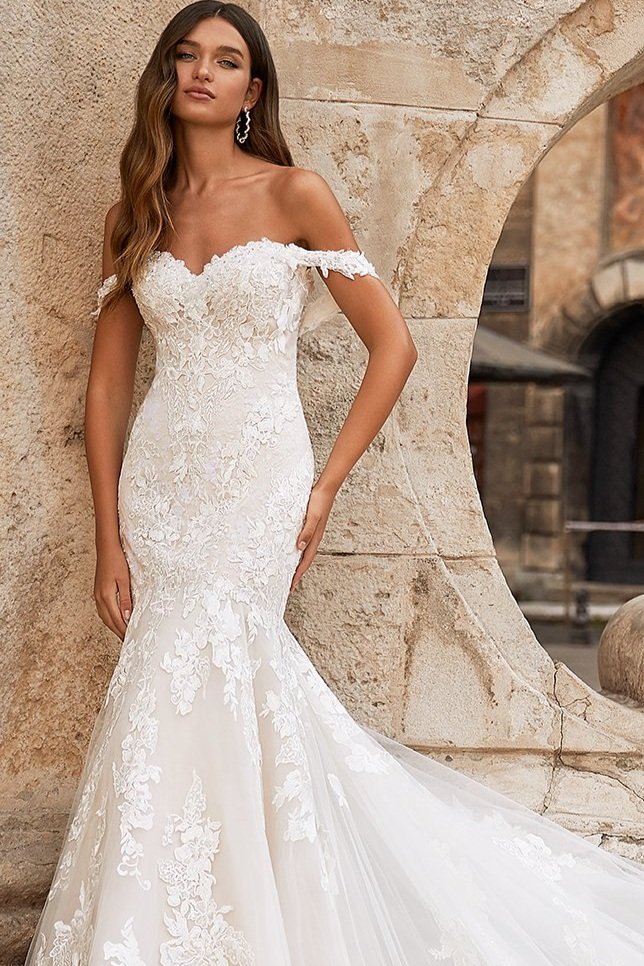 Moonlight Bridal Wedding Dresses H1466