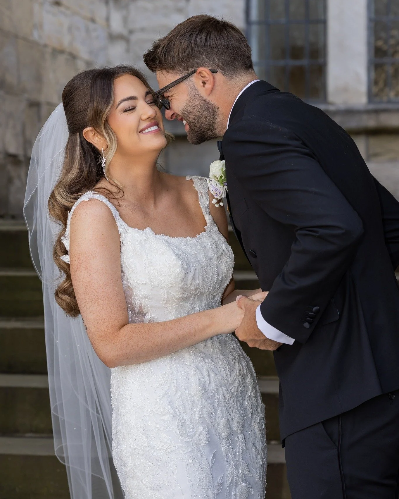 ✨ Real Bride | Emily ✨

A pure love story captured in timeless elegance. 🤍 Real bride Emily married her love, Harry, at the breathtaking @hazlewoodcastle, surrounded by vibrant floral artistry from @shindig.event.styling - the perfect blend of class