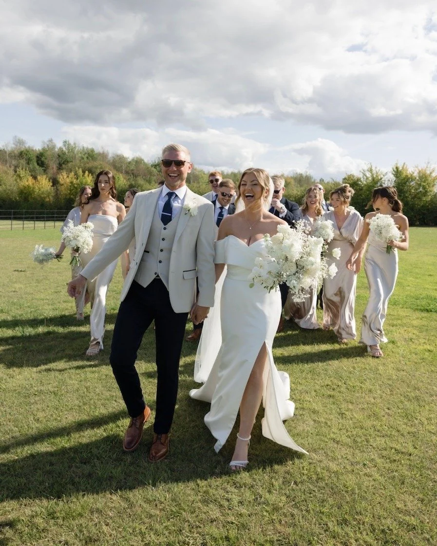 ✨ Real Bride | Georgia ✨

Can we all just take a moment for our beautiful Real Bride Georgia! Wow, Wow, Wow!!!

Georgia and Adam tied the knot at the stunning @strettonmanorbarn in Chesterfield, and what a day it was! Every detail came together so pe