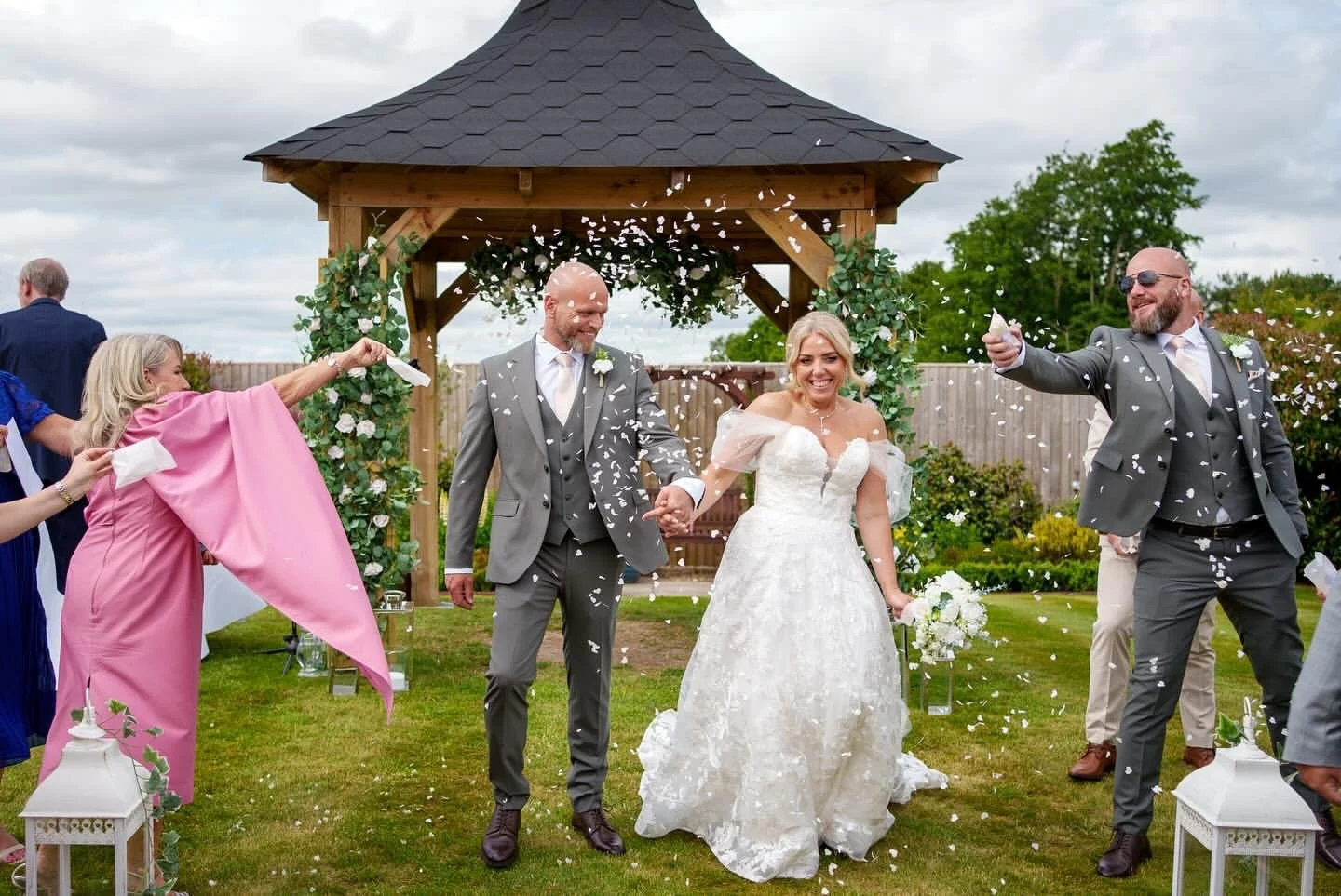 ✨ Real Bride | Katie ✨

Our gorgeous bride Katie looked breathtaking in J6818 | Carolina by Moonlight Bridal - an elegant A-line design featuring a deep plunge sweetheart neckline and bold embroidered lace florals cascading throughout the bodice and 