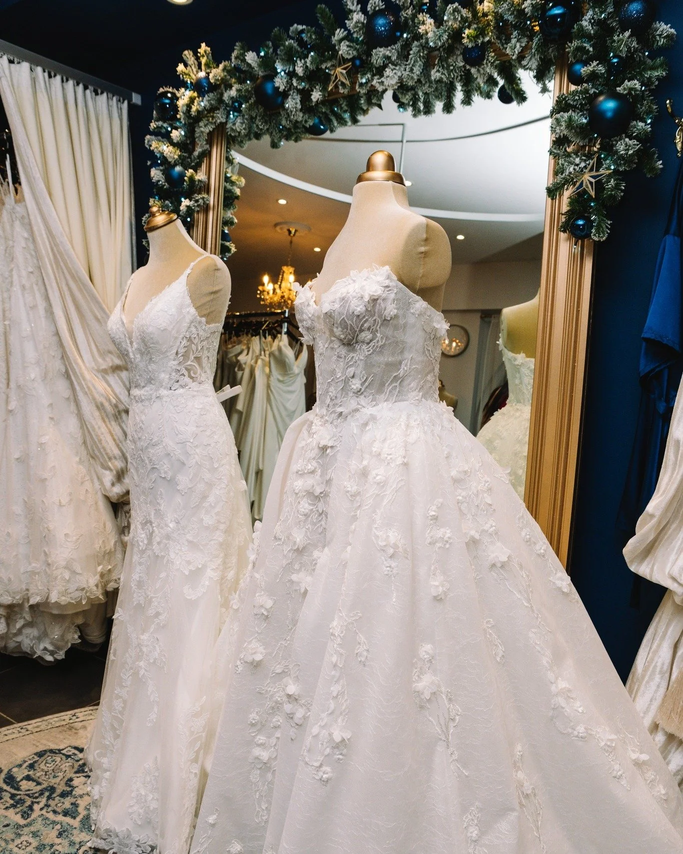 The most beautiful dresses with the most festive feels. We're ready for Christmas with our decorations, mince pies and Christmas jazz to get us in the party mood! What better time to sign off before Christmas than finding your dress with me here at t