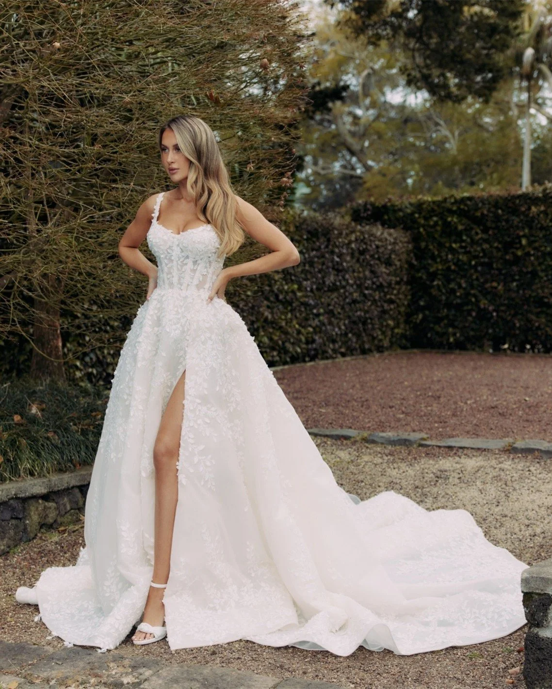 Enter stage left.... Elise! Princess vibes without the fluff. Sophisticated botanical detailing, sultry and sassy boned bodice for cinching you right in at the waist. With all the drama of a full skirt teamed with a flirty split (optional).

I would 