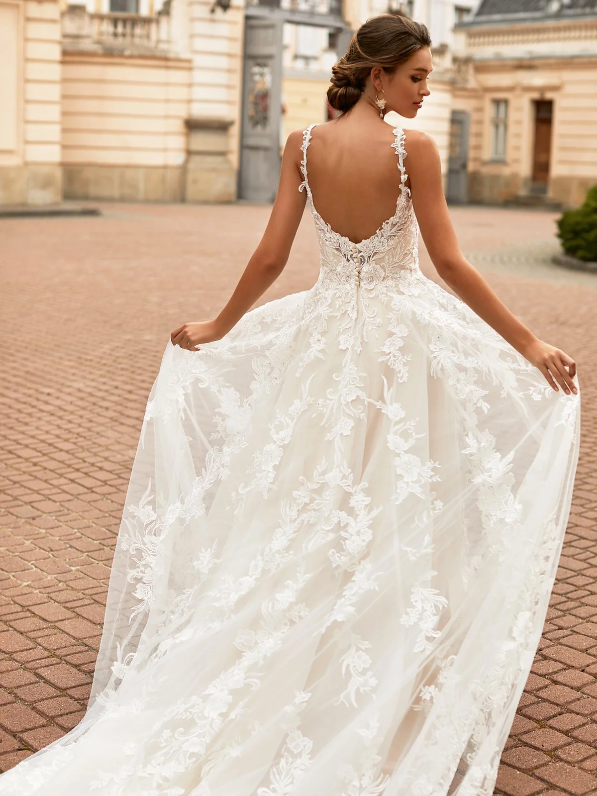 Wedding Dress Sale - Off The Rail Wedding Dresses