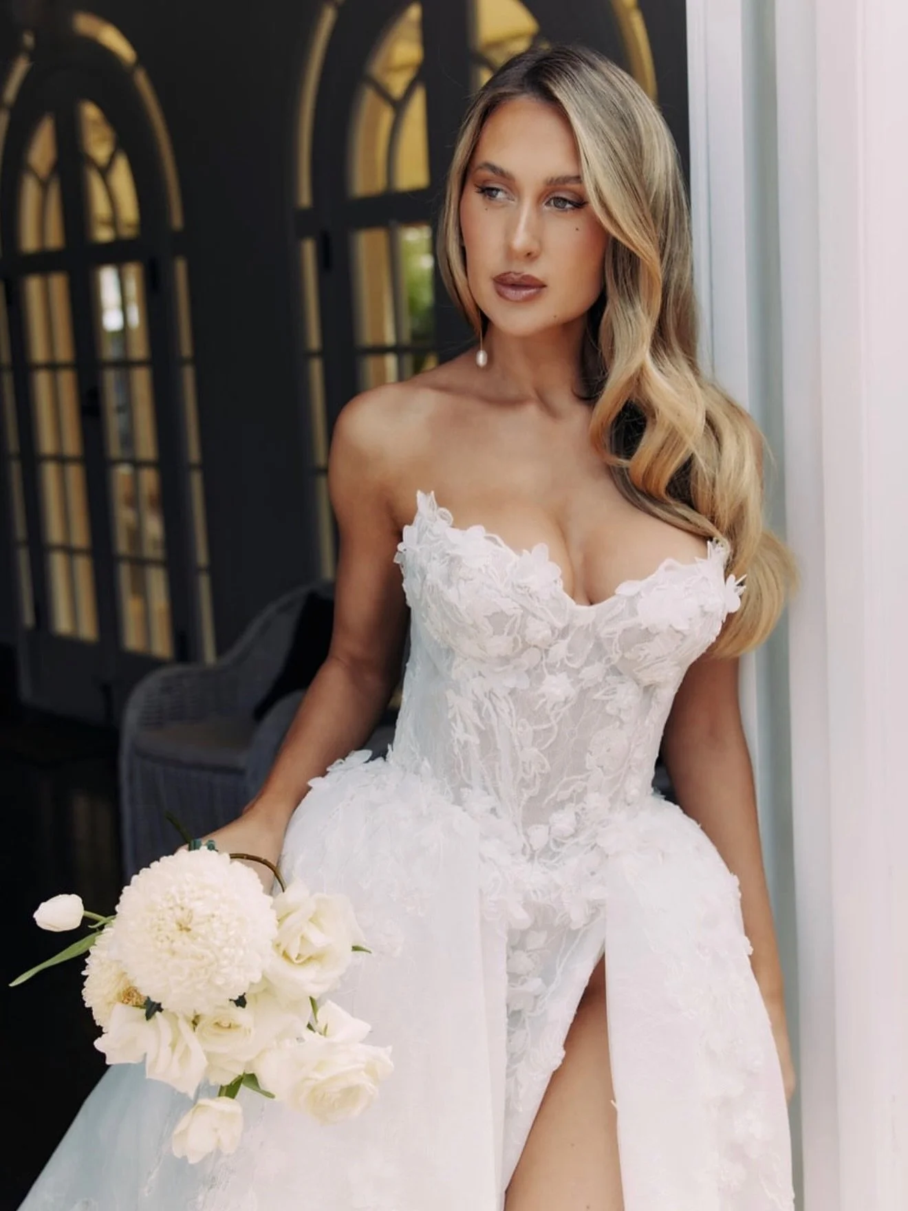 Say hello to FREYA 🕊️

Romantic, graceful, and effortlessly beautiful.

Freya is the perfect choice for brides who want to feel elegant without compromising on comfort, confidence, or timeless style. Designed to flatter and crafted with exquisite at