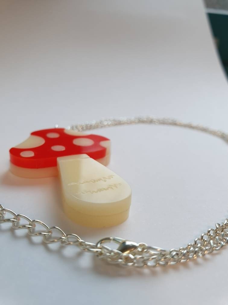 https://i.etsystatic.com/25079346/r/il/1d37b5/3786074909/il_fullxfull.3786074909_ge4v.jpg