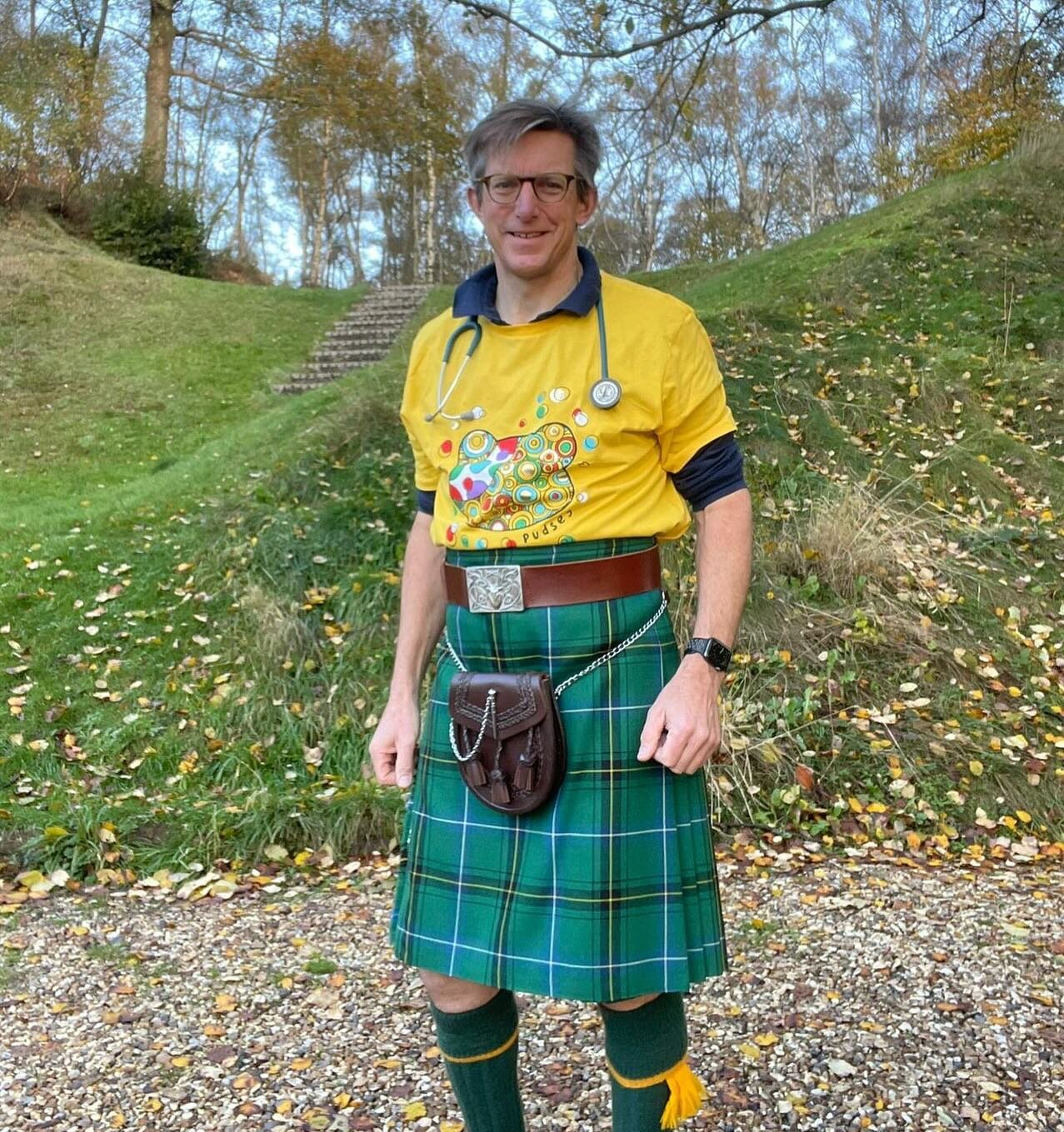 We all  love a great fundraiser for charity! 

What better than supporting our young people across the UK for BBC Children in need. 

@chriswtufnell @coachhousevetsequine will be turning up to treat your horses in this rather fetching attire 🏴󠁧󠁢󠁳