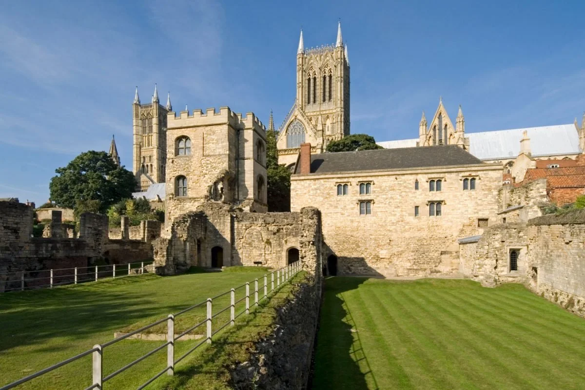Lincoln-Medieval-Bishops-Palace-1200x800.jpg