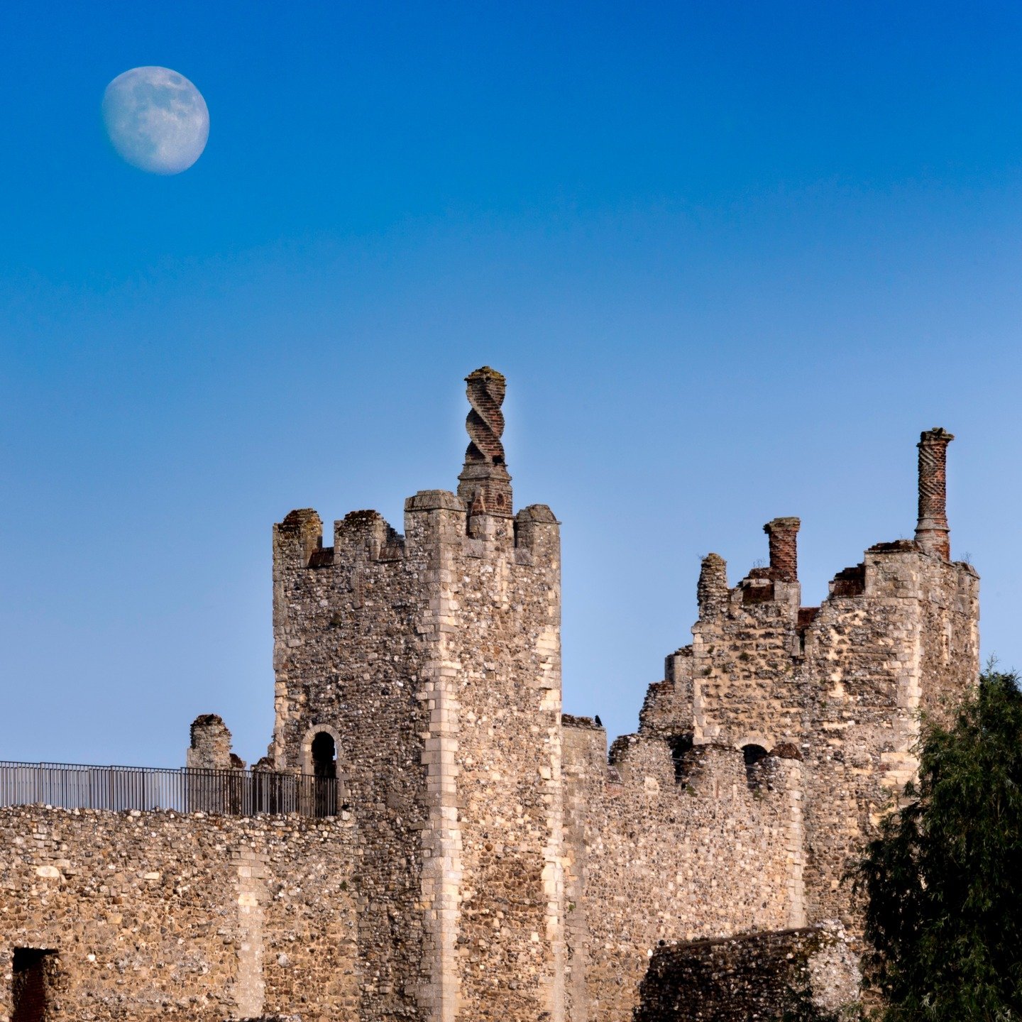 Framlingham Castle. #castles #heritage #framlingham #quantitysurveying #therealcastleonthehill #castleonthehill #edsheeran #placestovisit