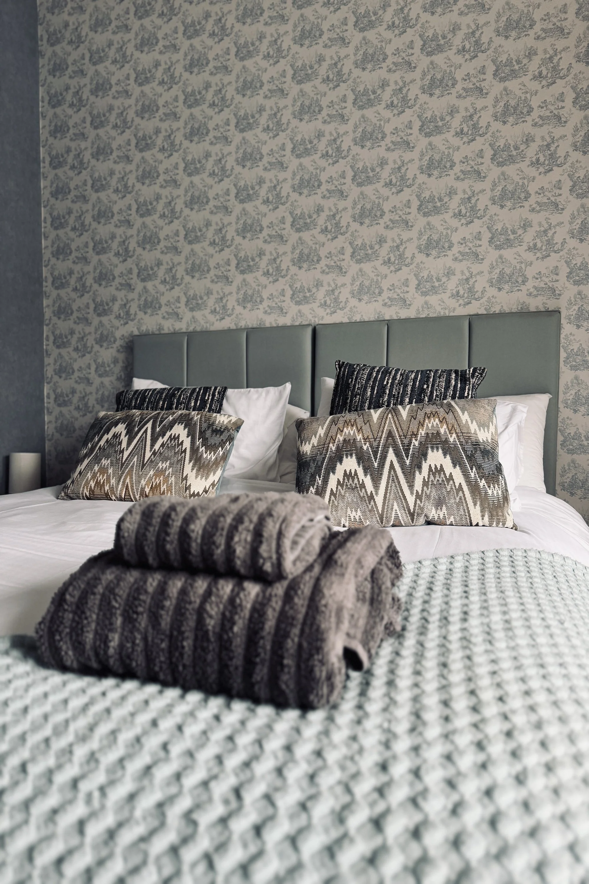 Bluebell Suite bed.jpg