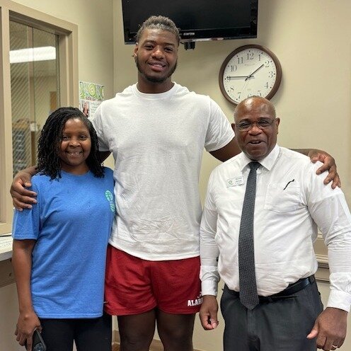 Love. Love! LOVE! ❤When former Open Door kids come to visit.  Elijah has grown!  We are so proud of him pursuing his dream as a Junior at Alabama playing left tackle. 🏈Learning the importance of education 🧑&zwj;🎓and self-esteem at Open Door is our