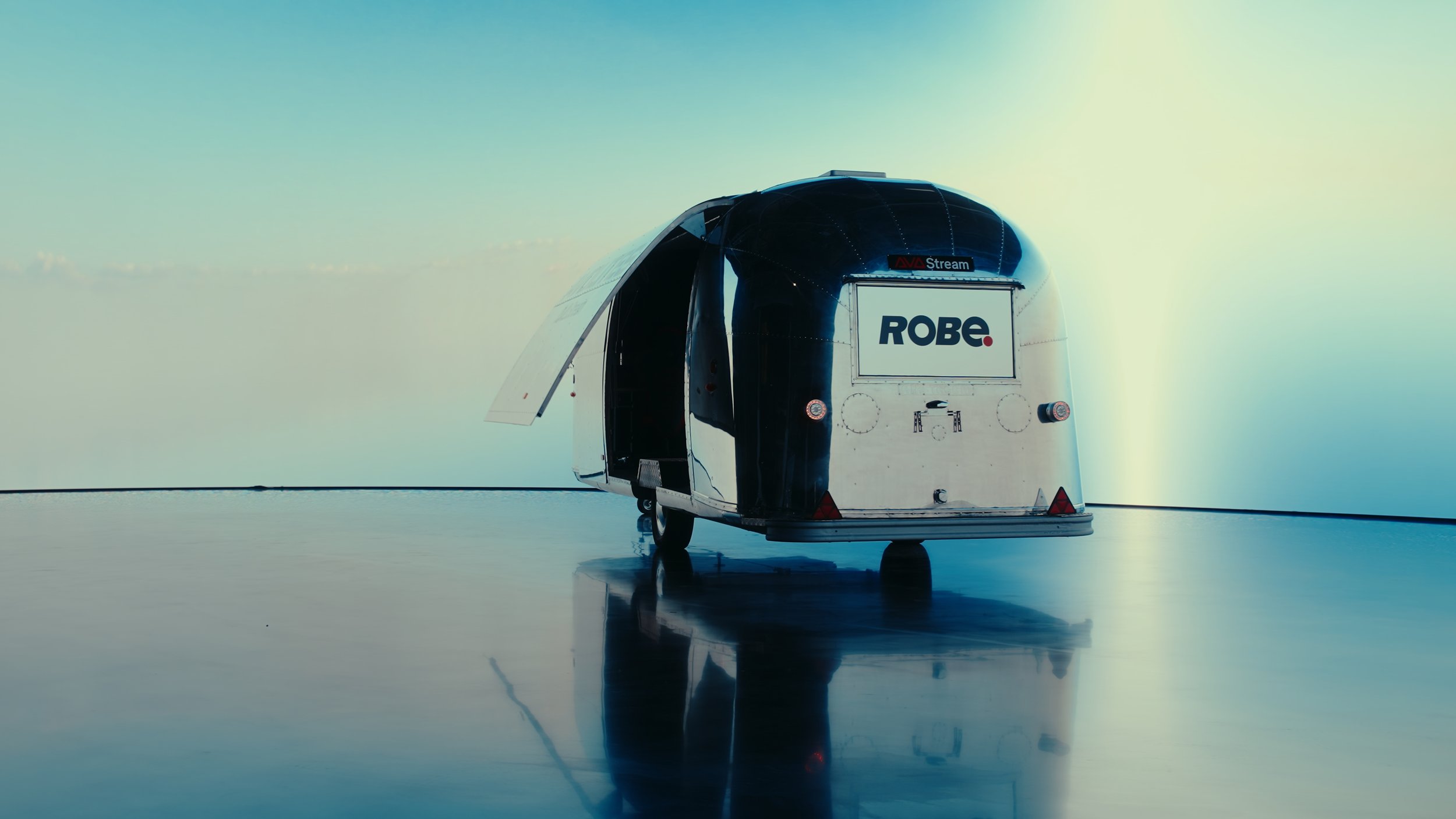 Robe-Avolites-Contentstills_1.55.1.jpg