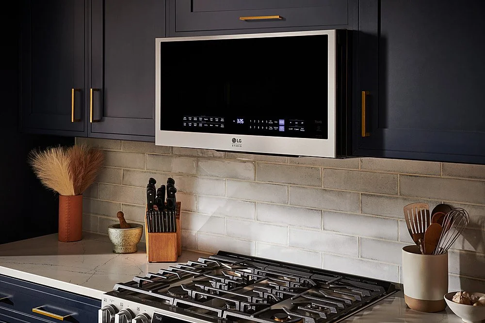 Kitchen Microwave 8.jpg