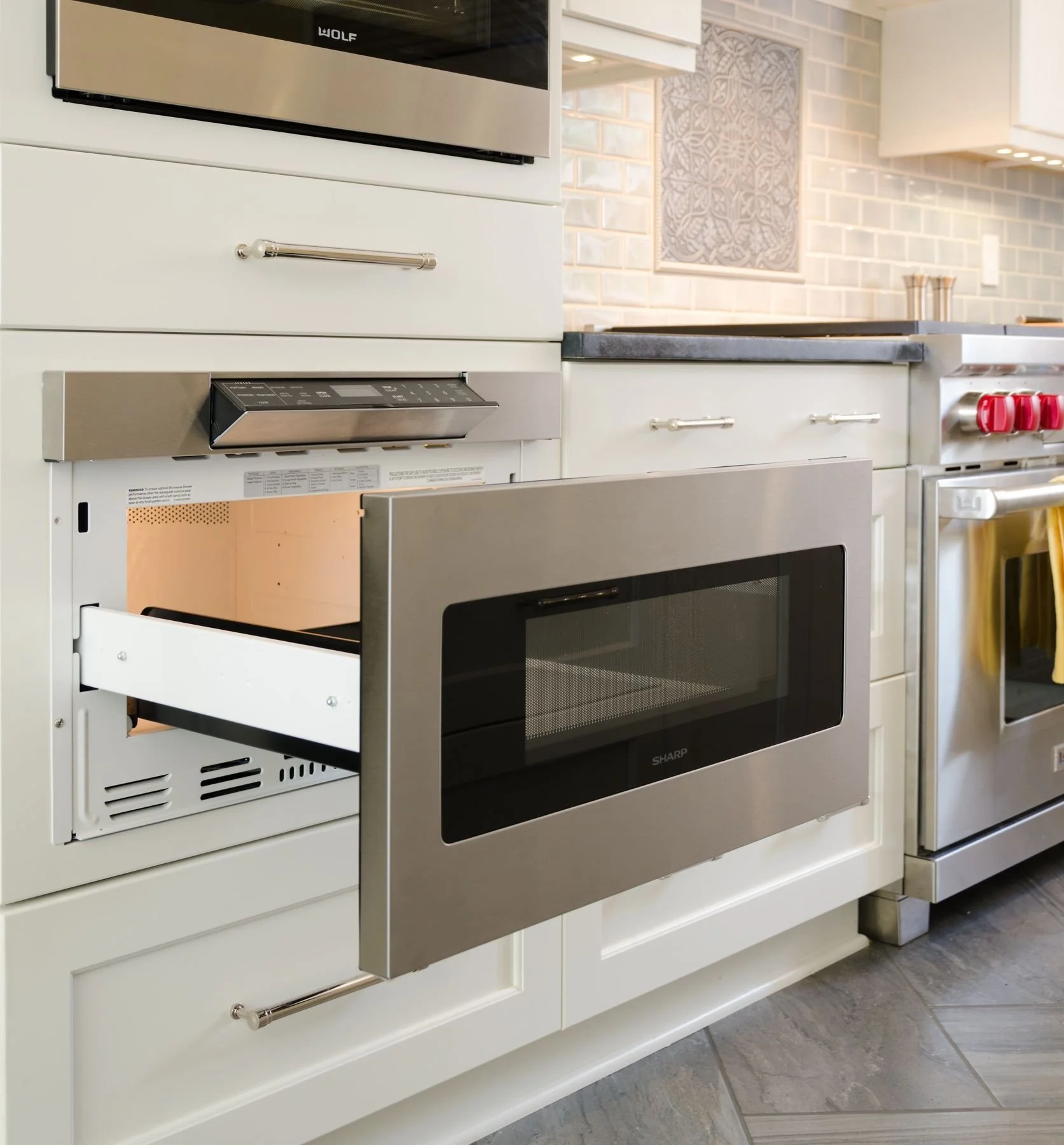 Kitchen Microwave 2.jpg