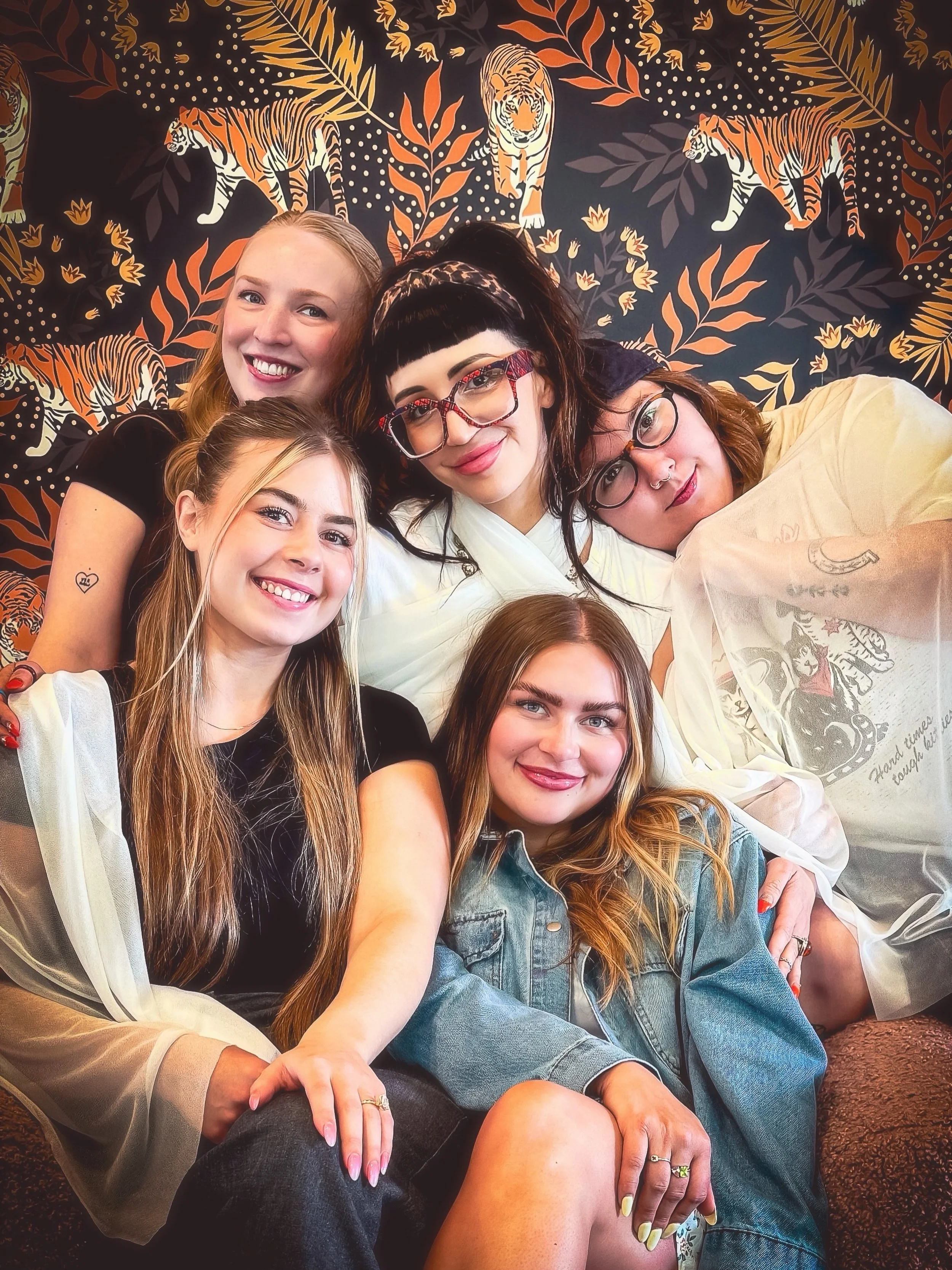 Mama Kelsie &amp; her 20 year olds.

At Kaden Ave, we&rsquo;re so lucky to have a senior-level mom on staff. @diamondkelsie has been making it look easy for many years and happily paves the way for the next generation of &ldquo;not just regular moms,