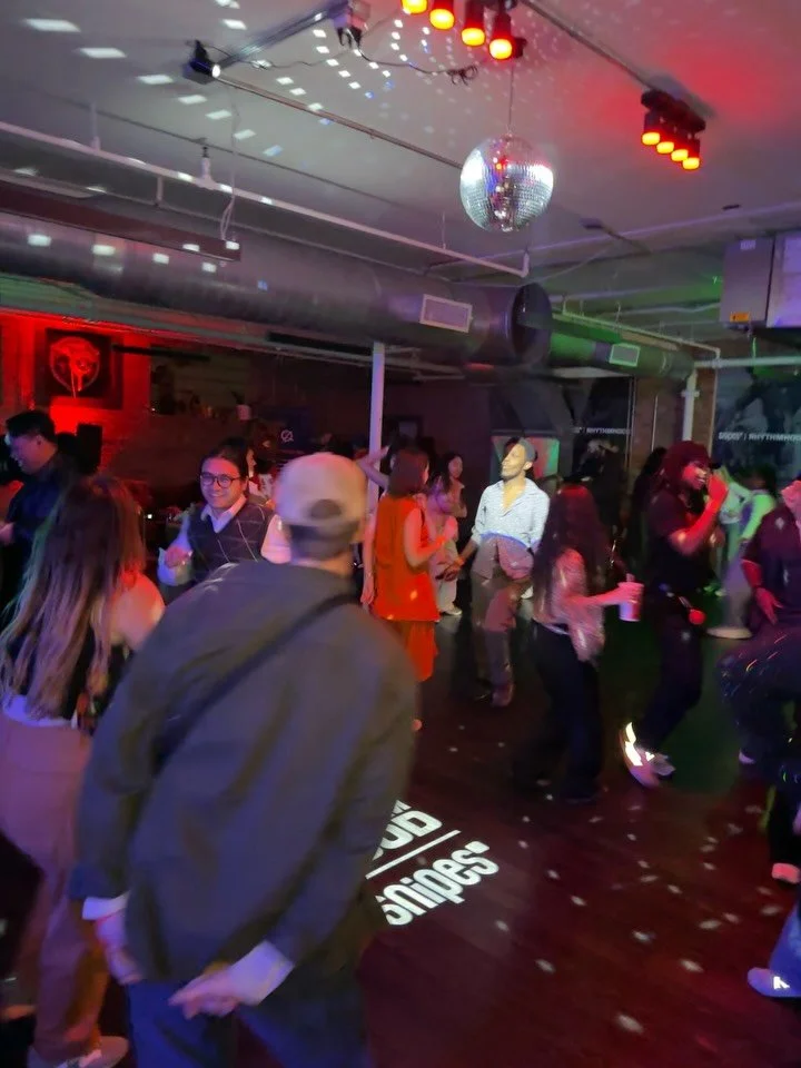 COMMUNITY THINGS: DISCO &amp; FUNK EDITION RECAP 🤩🕺🏽

Throwing it back to this most recent Halloween where the community gathered together to have a CRAZY &amp; FUNKY night of laughter, dancing, and connection! From partner dance lessons, to perfo