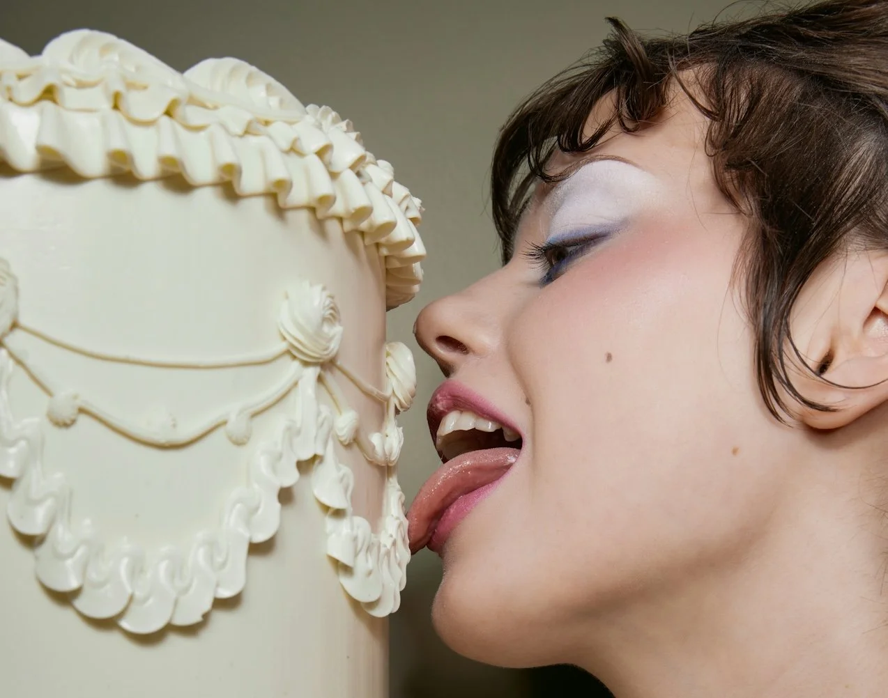 Can you Eat the Rich? Notes on Regurgitating Marie Antoinette