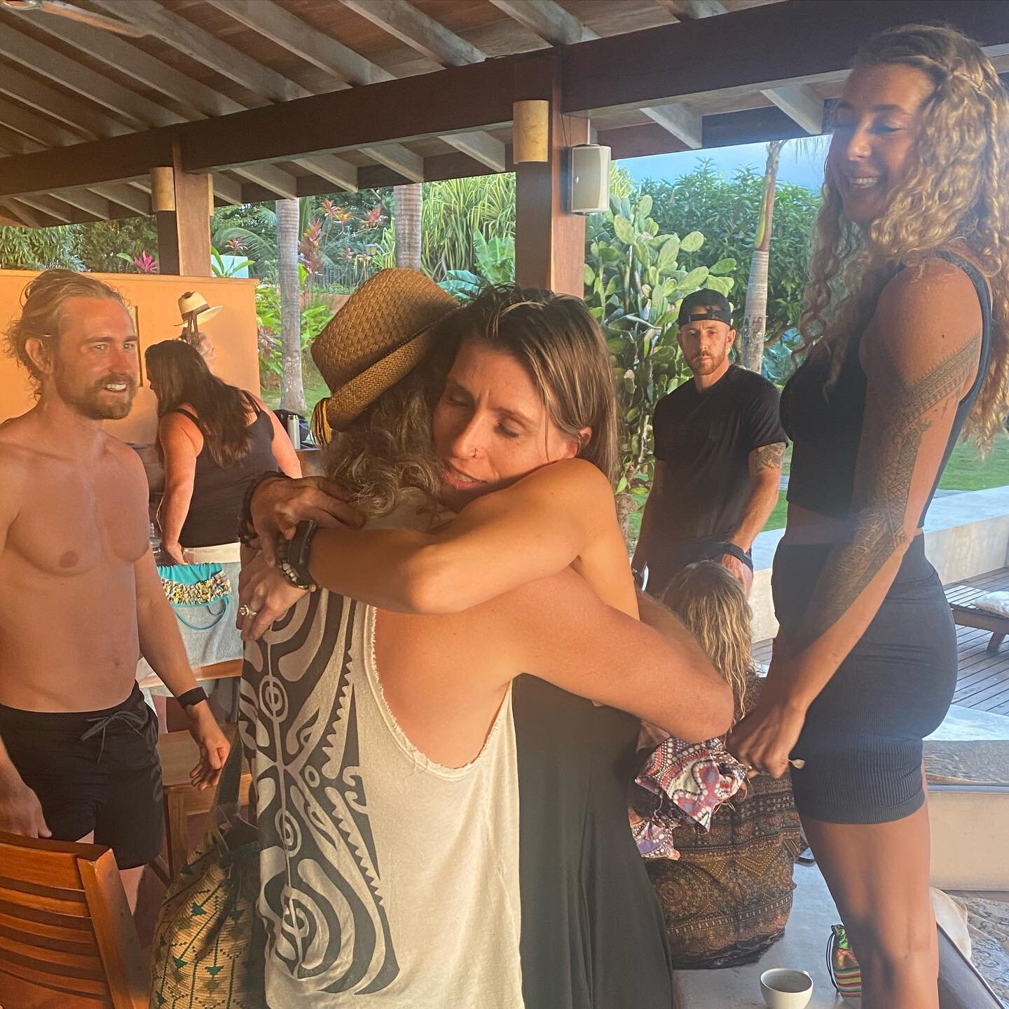 One of the most powerful types of alchemy that happens at our intimate medicine retreats is the connections that form between those that attend.❤️
The healing and expansion that flows out of the bonds you make with your fellow retreat members is real