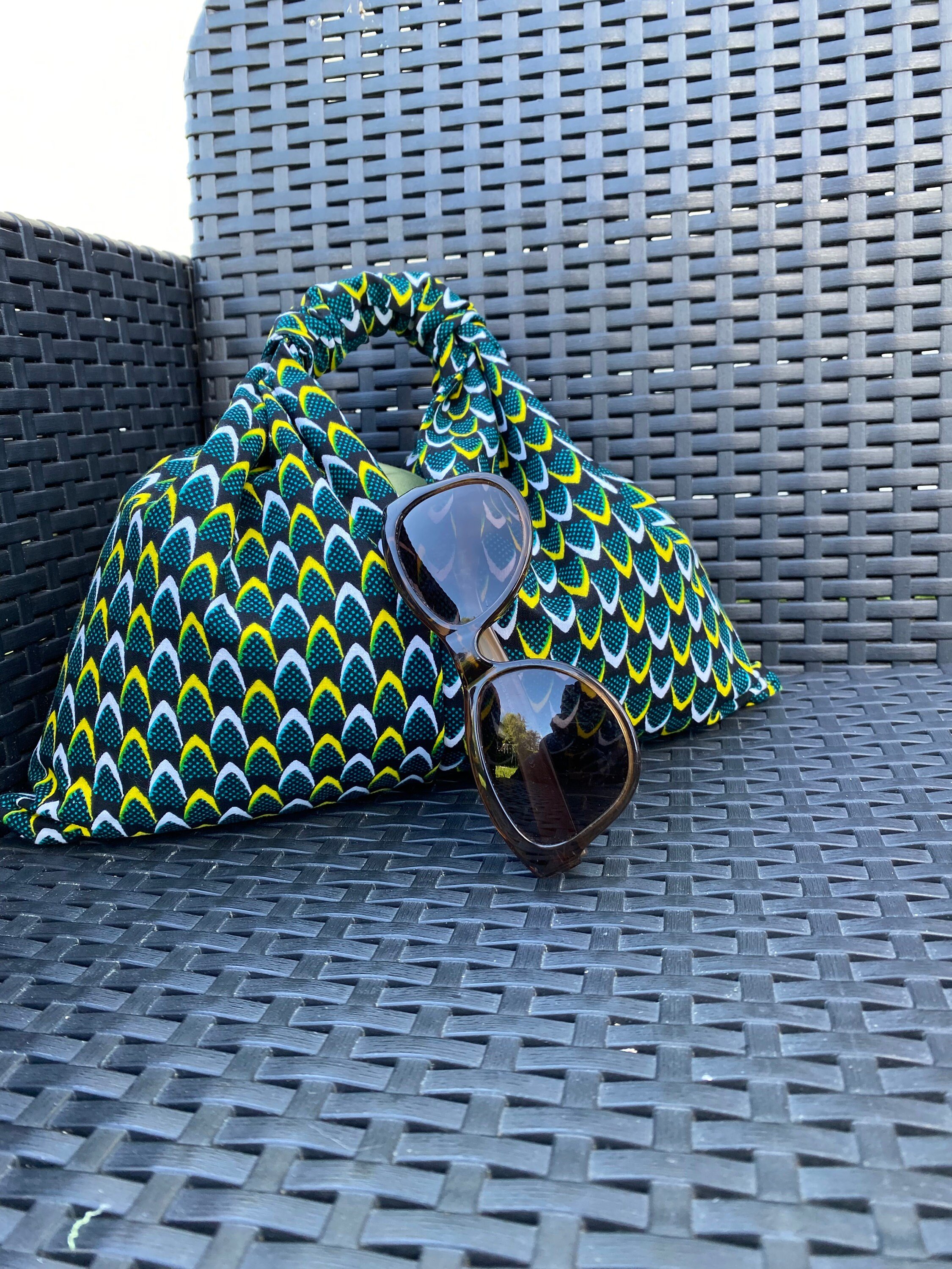 https://i.etsystatic.com/27776232/r/il/232592/4916213169/il_fullxfull.4916213169_t7cl.jpg
