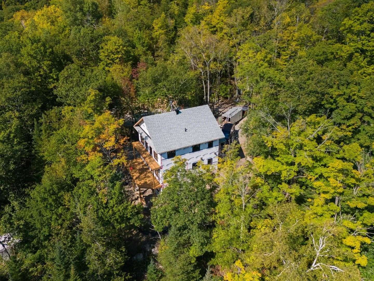 From exterior shots to breathtaking aerial views, we bring your vision to life! 

Whether you&rsquo;re:
✅ A construction company showcasing new builds, windows and doors installation, roofing, landscaping, or interiors.
✅ A real estate agent looking 