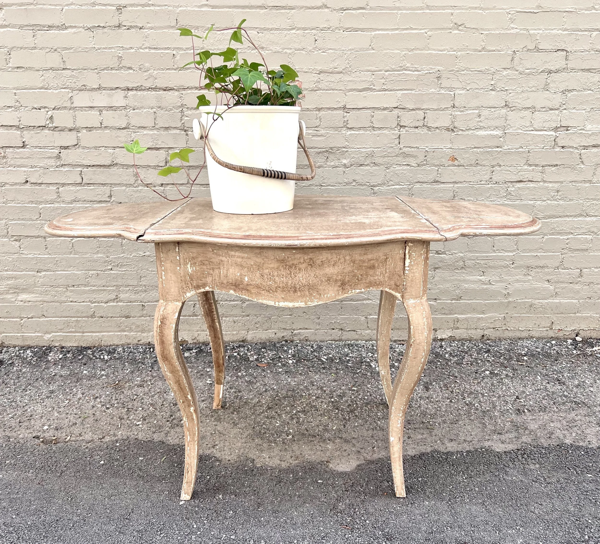 Napolean III Drop Leaf Table

France, 1860's
30h 53w 30d
$3,099