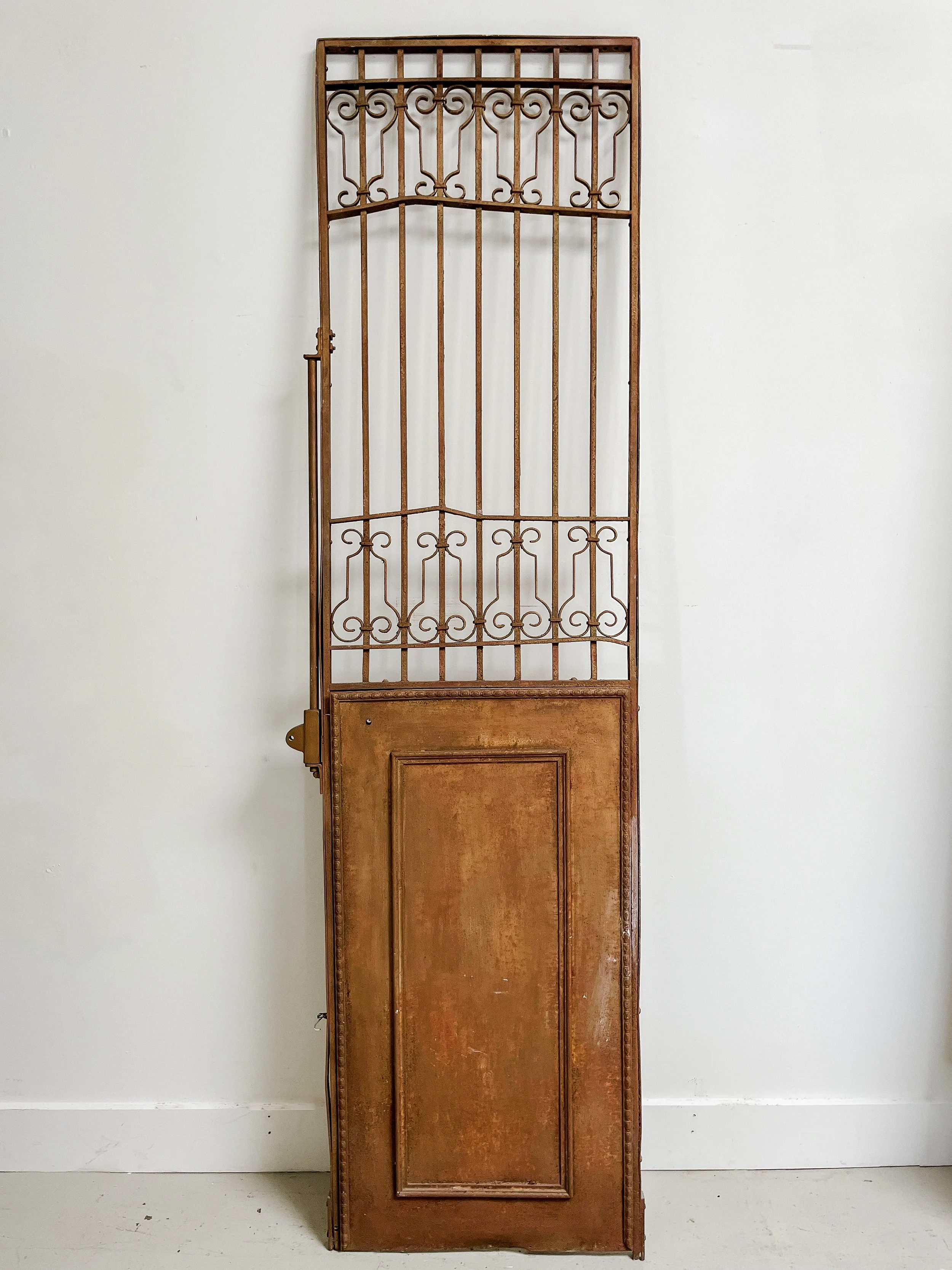 Elevator Door

From France
84h 23w 2.5d
$1,800