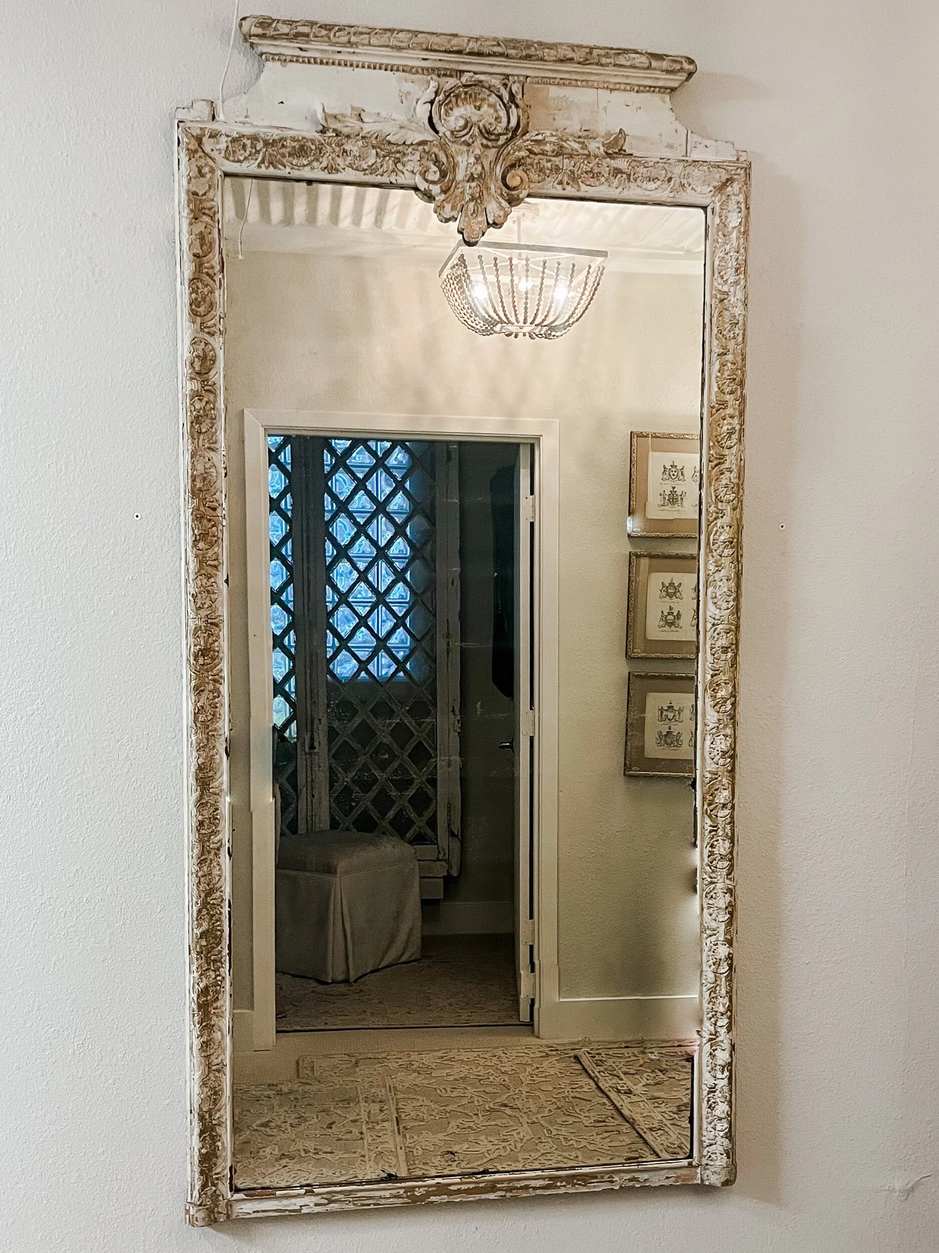 French Mirror

Circa 1800s
Original Paint
80.5h 39.5w 2.5d
$5,980